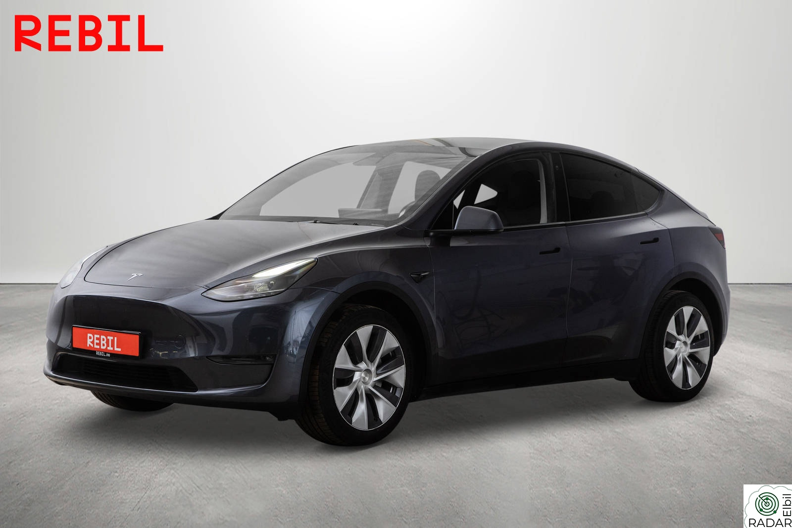 TESLA Model Y 507km(WLTP)/LR/AWD/Ryzen/Navi/R.kam/Pano/AP/V.pumpe