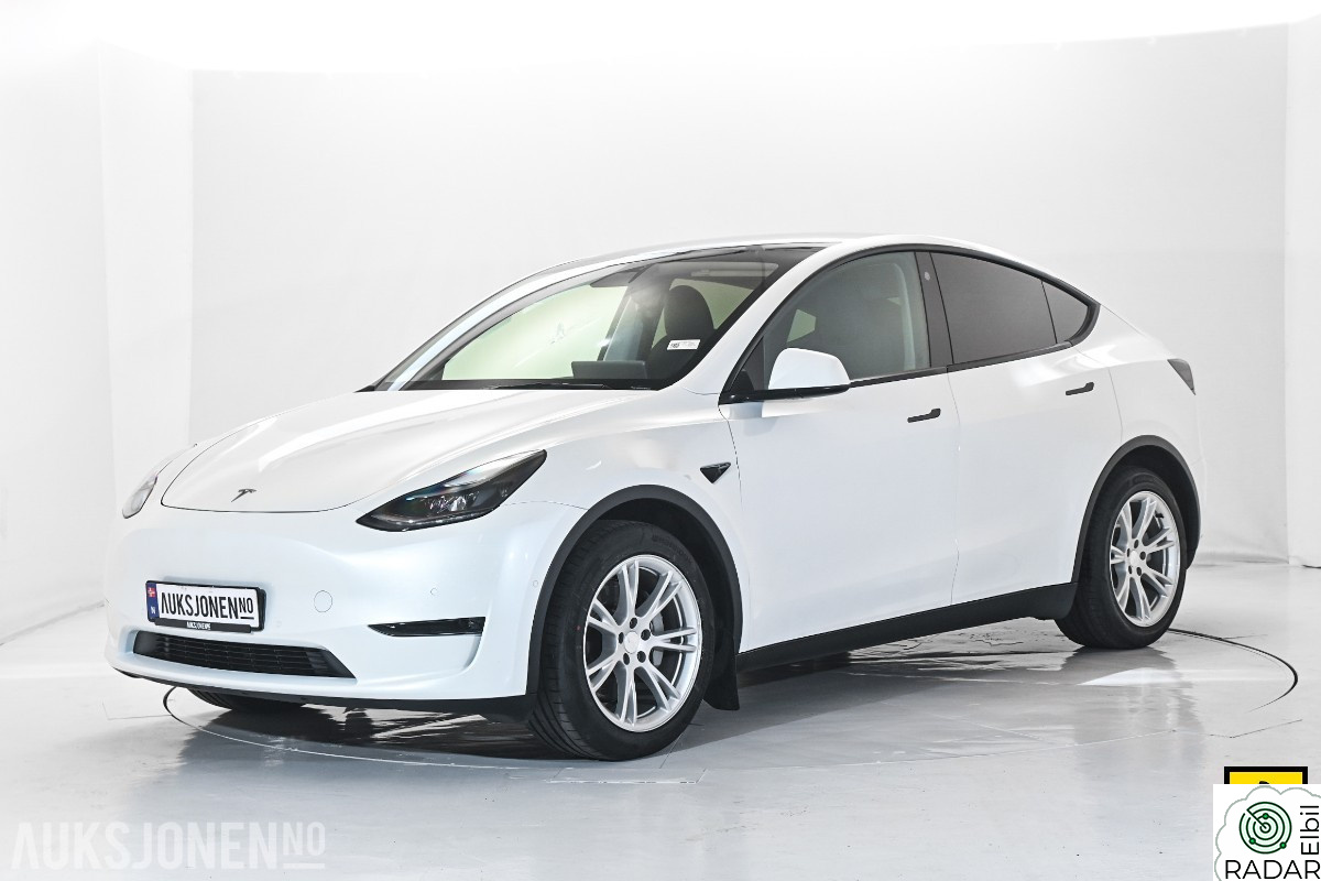TESLA Model Y LRDM PANORAMA PREMIUM LYD & INTERIØR VARMEPUMPE