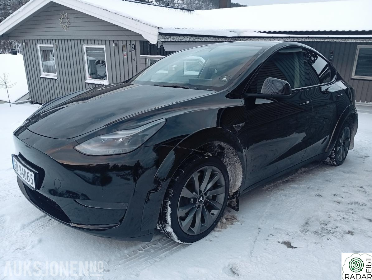 TESLA Model Y Long Range AWD Black Edition autopilot s+v dekk alcanta