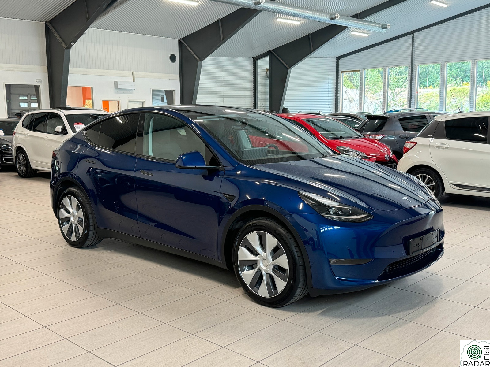 TESLA Model Y LONG RANGE AWD SKINN/KROK/KAMERA/AUTOPILOT/HIFI