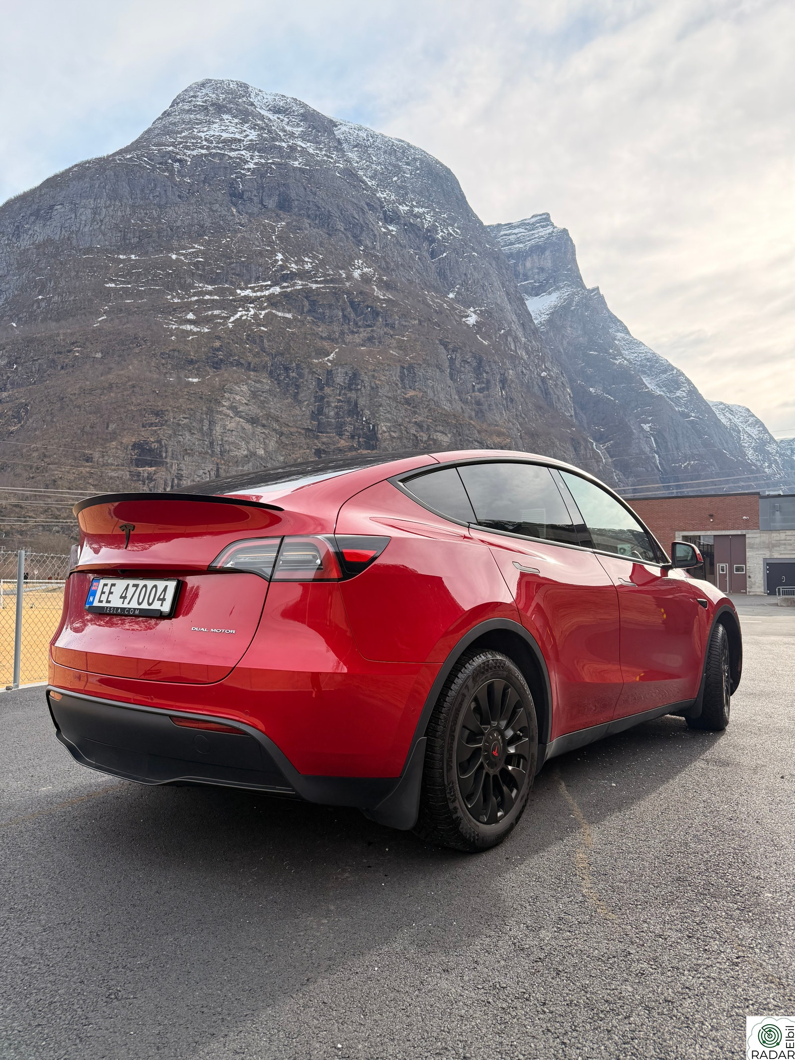 TESLA Model Y Long Range AWD premium // 20" Induction,krok