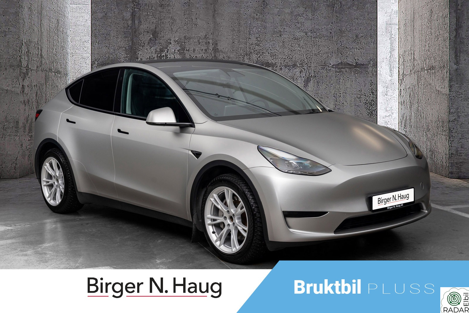 TESLA Model Y Standard Range RWD Foliert / Hengerfeste / Masse plass!
