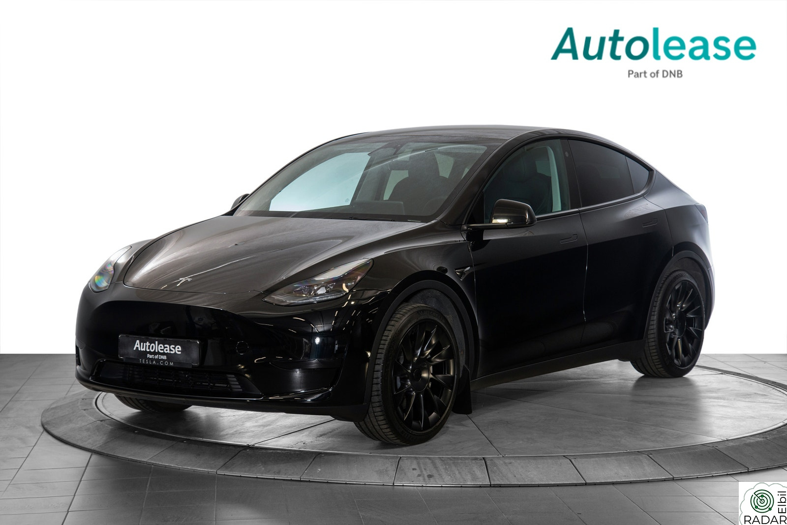 TESLA Model Y Standard Range RWD, H.Feste / V.pumpe ++,