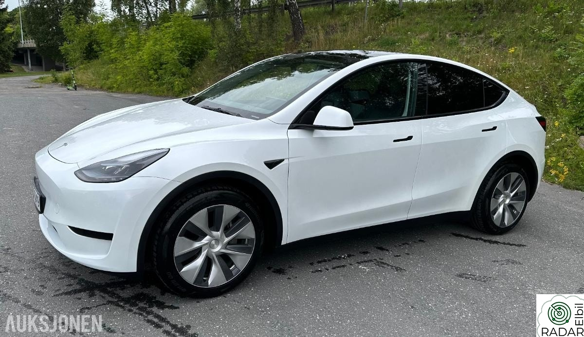 TESLA Model Y RWD Premium, Hengerfeste