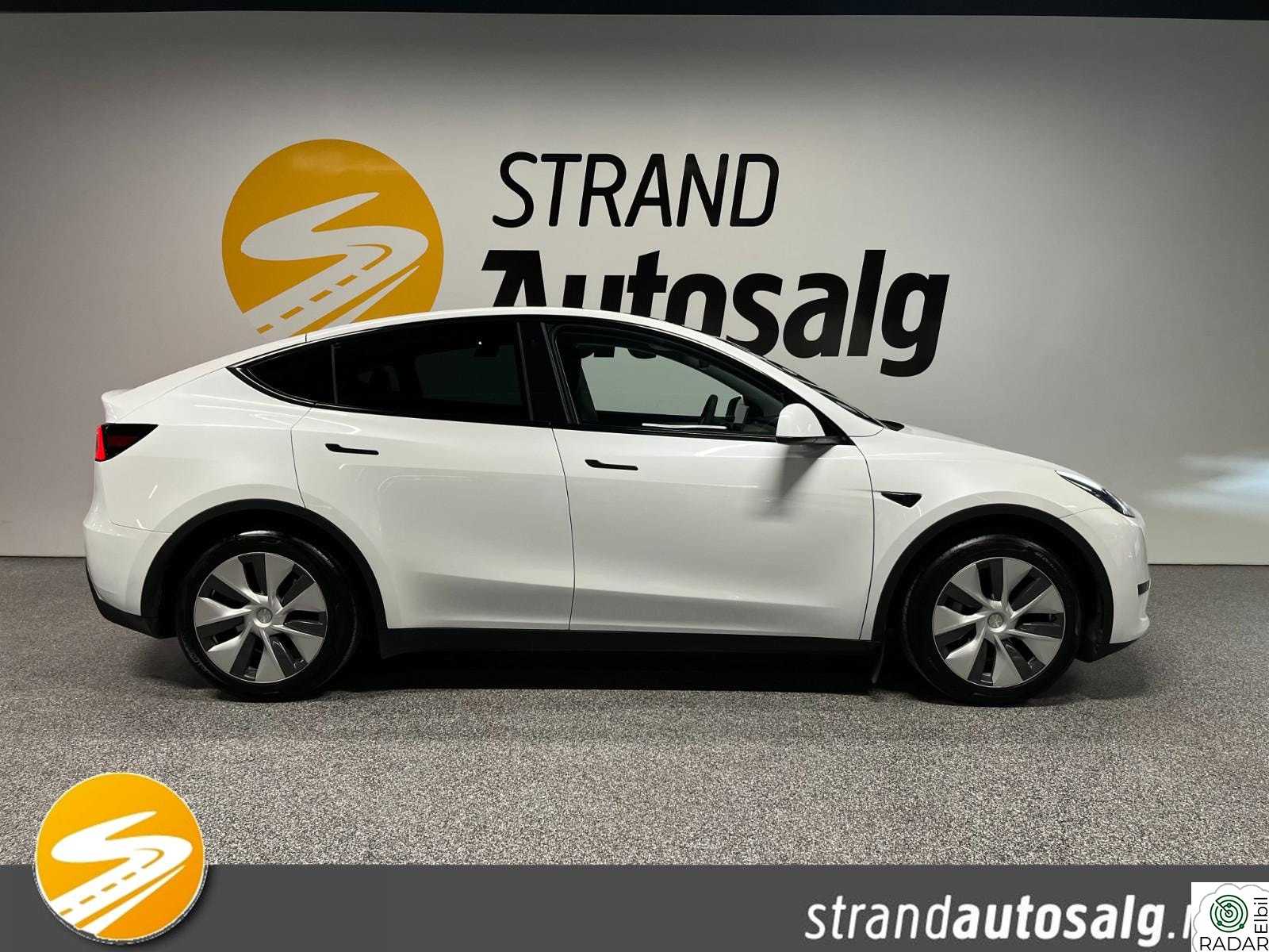 TESLA Model Y SR RWD 455km WLTP Tilhengerfeste Skinn Panorama 2x hjul