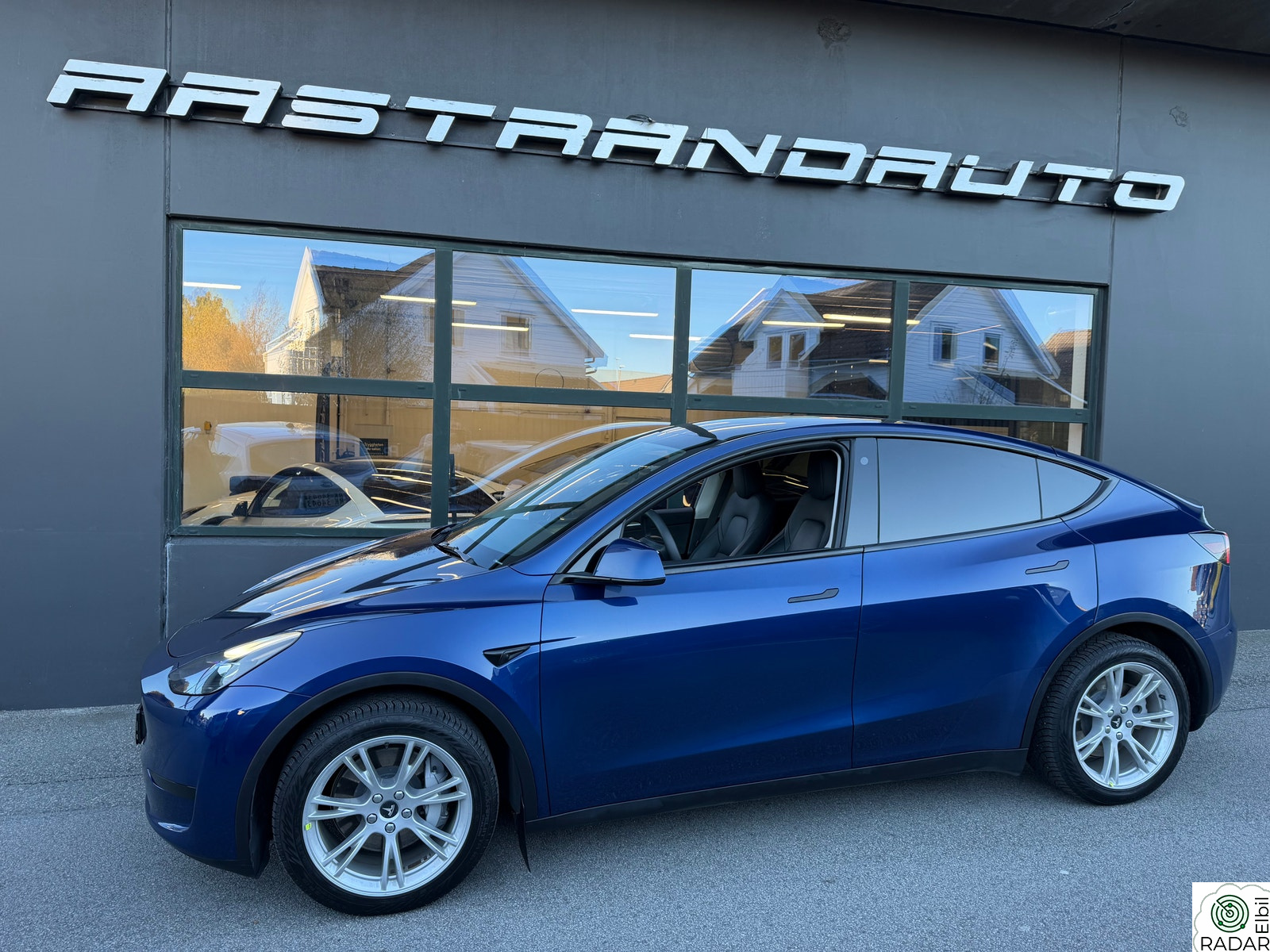 TESLA Model Y PREMIUM|RYZEN|KROK|360CAM|SKINN|PANO|KUPP