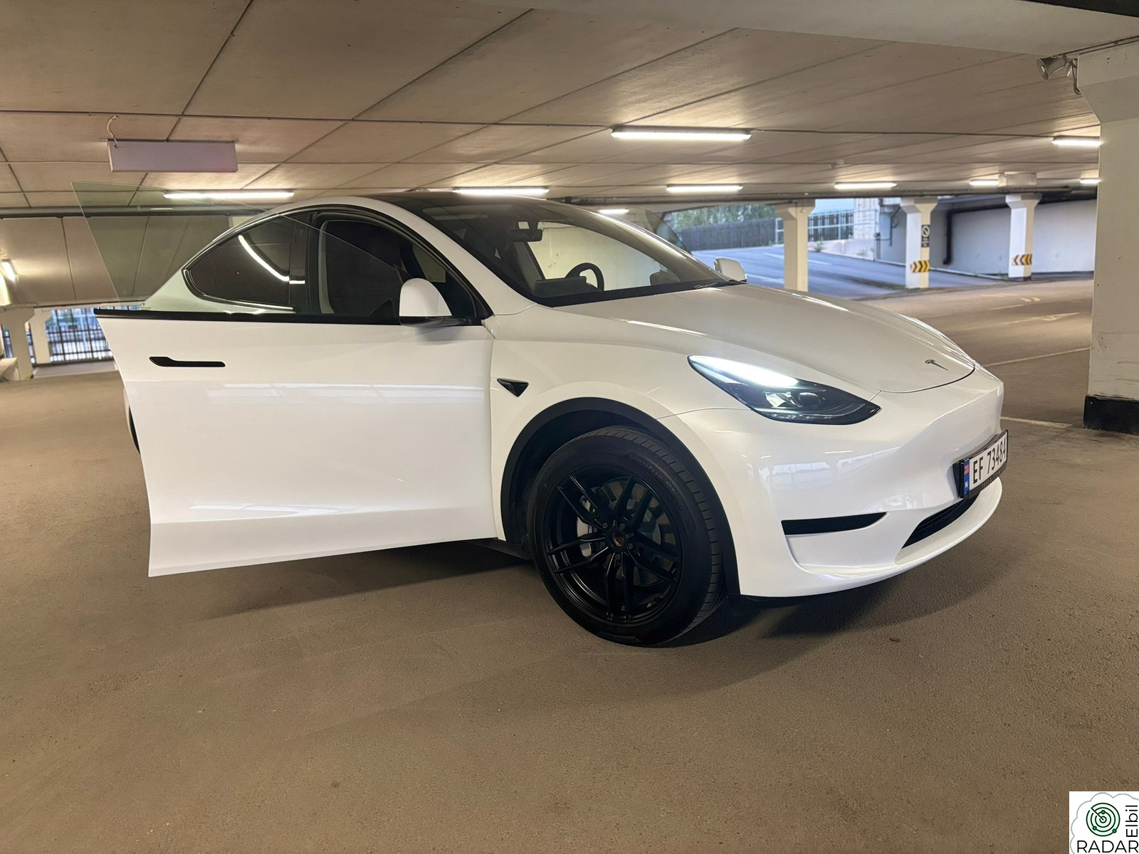 TESLA Model Y Standard Range RWD
