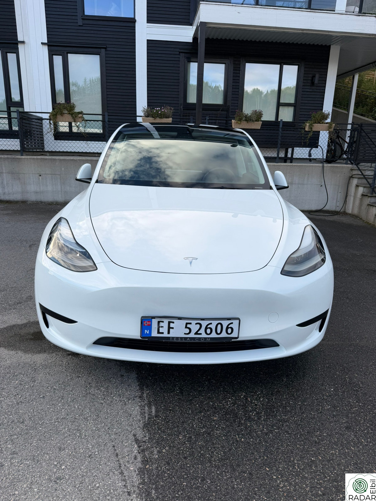 TESLA Model Y Standard Range RWD