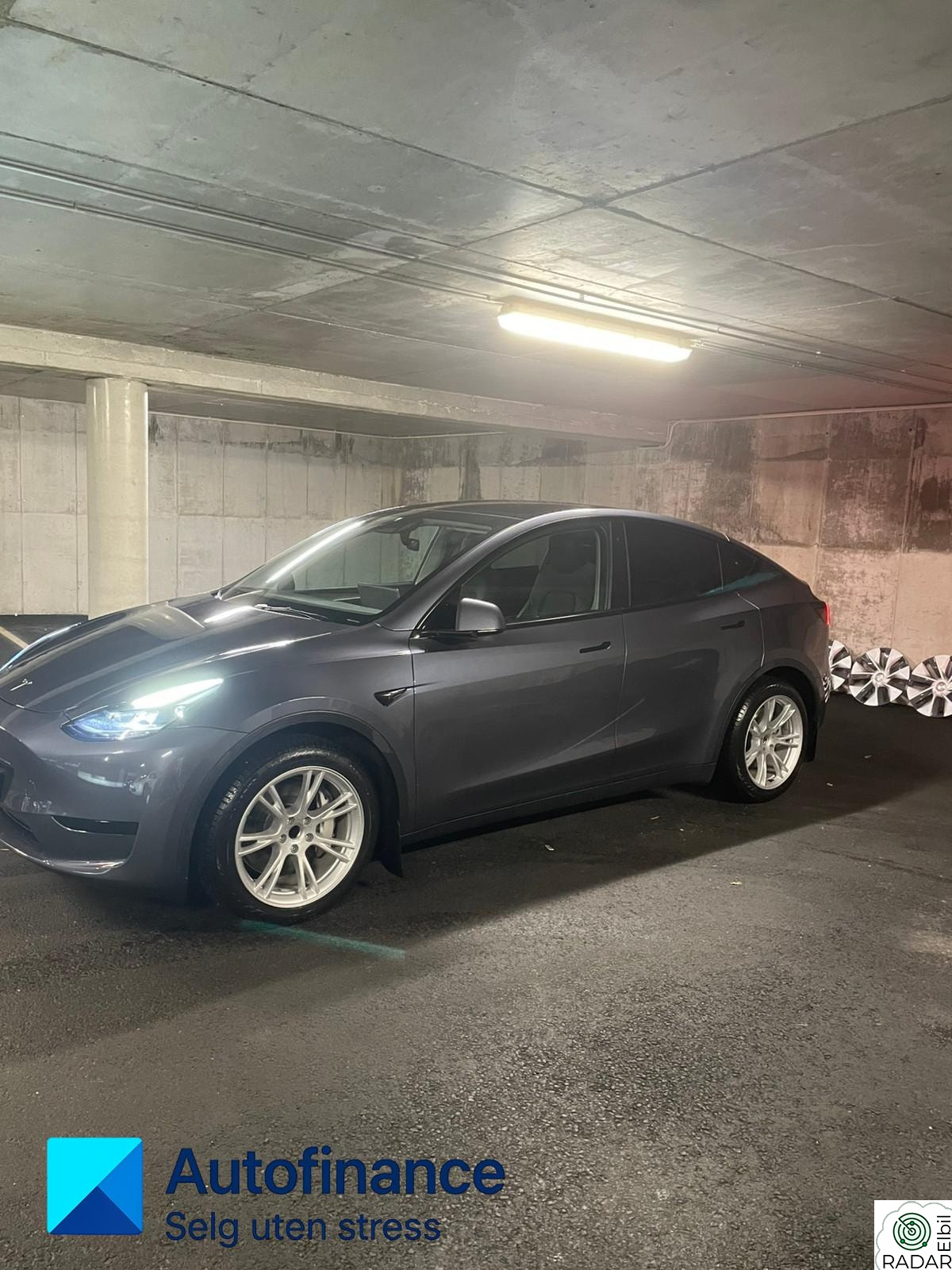 TESLA Model Y // RWD- NY servet!