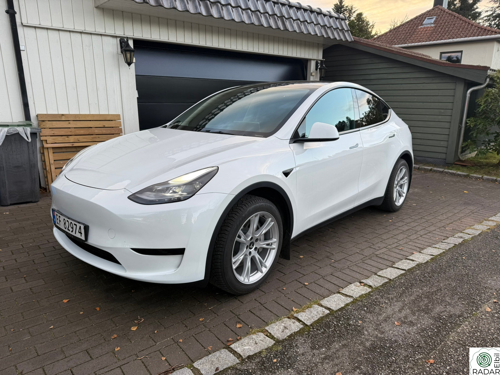 TESLA Model Y Standard Range RWD