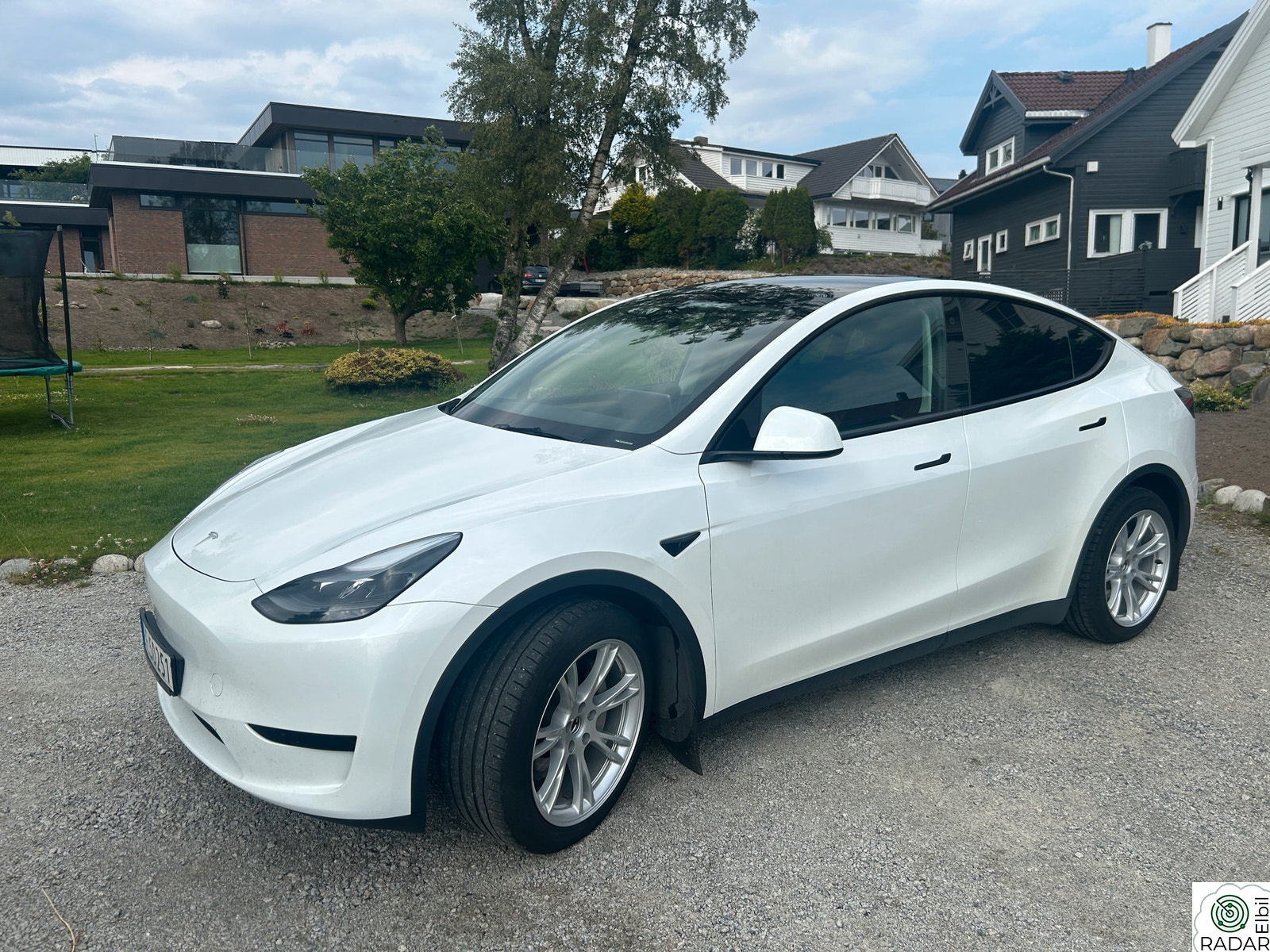 TESLA Model Y Standard Range RWD
