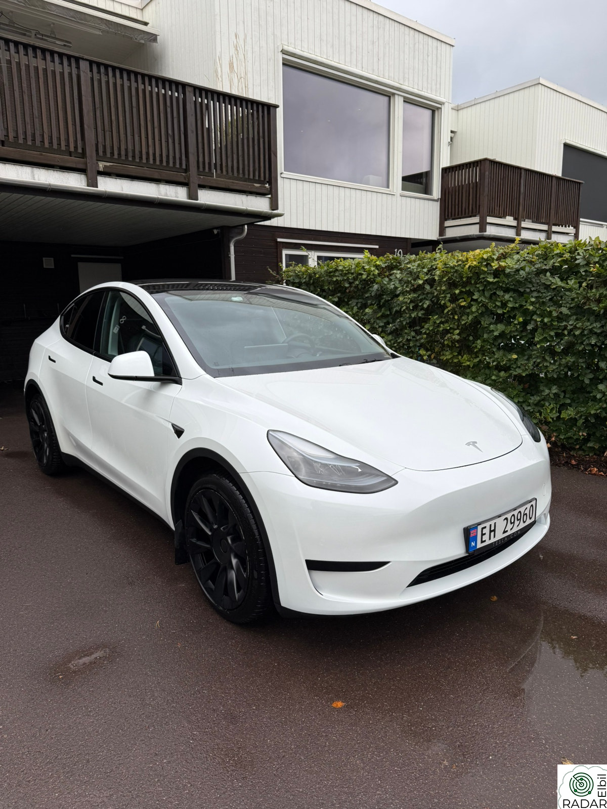TESLA Model Y Standard Range RWD