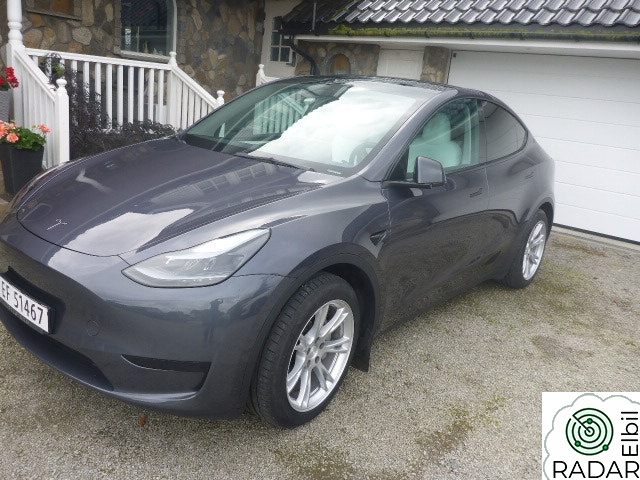 TESLA Model Y Standard Range RWD