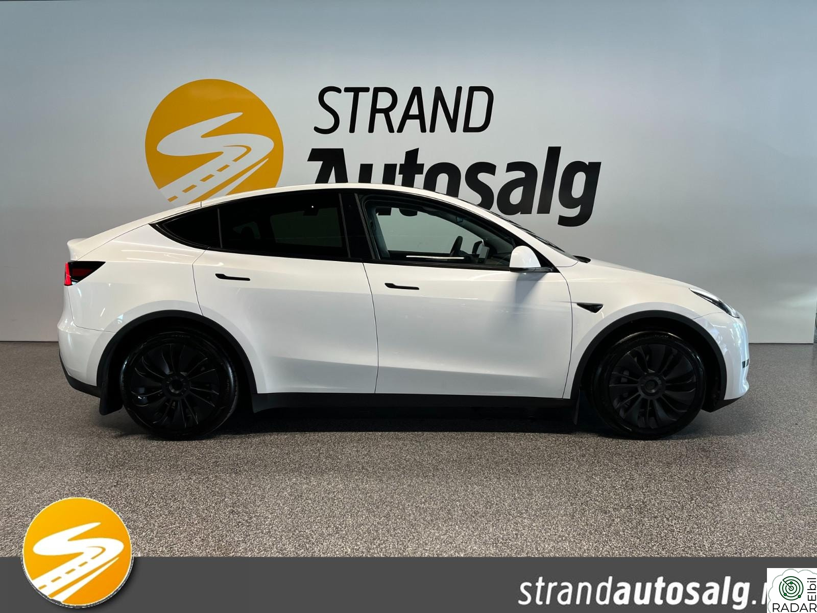 TESLA Model Y SR RWD 455km WLTP Tilhengerfeste Skinn Panorama 2x hjul