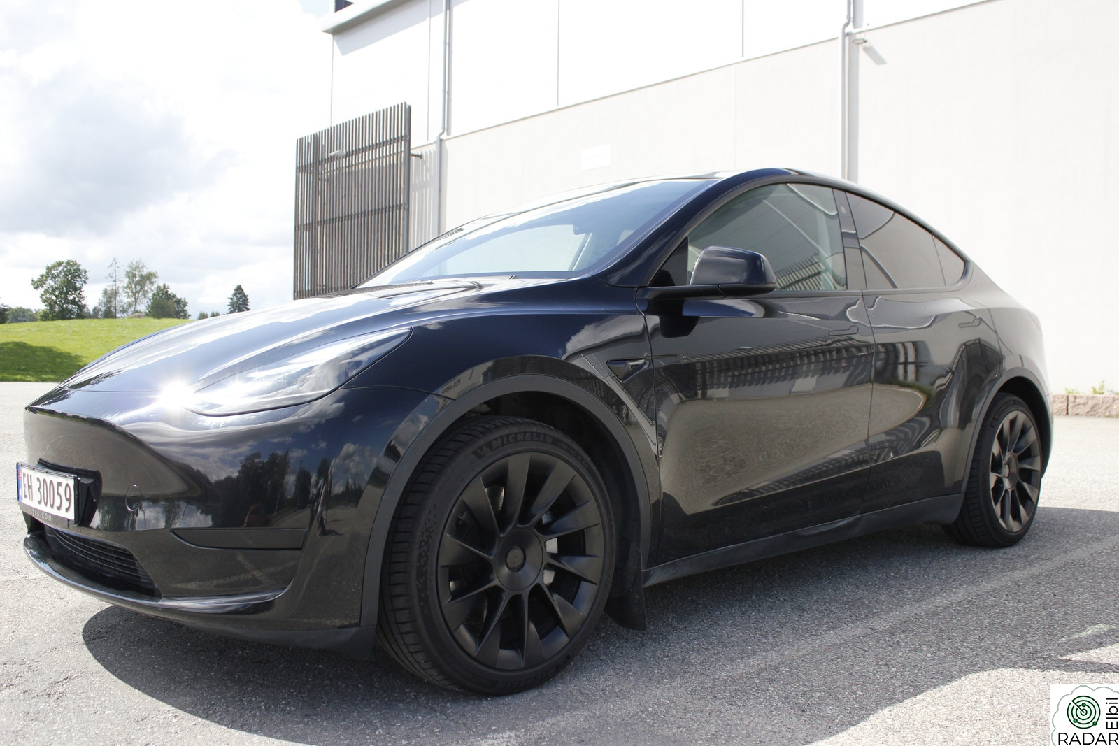 TESLA Model Y |RWD|Autopilot,H.feste,Skinn,Soltak
