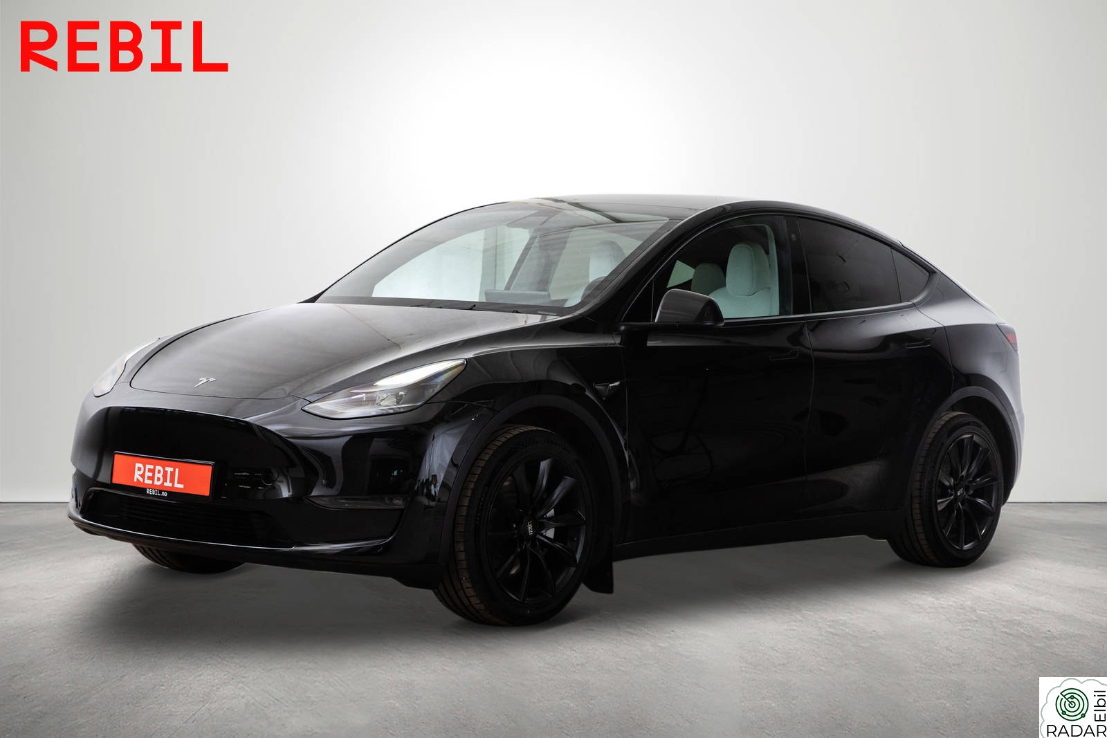 TESLA Model Y 533km/LR/AWD/Krok/Ryzen/AP/Navi/R.kamera/Pano/Vpumpe