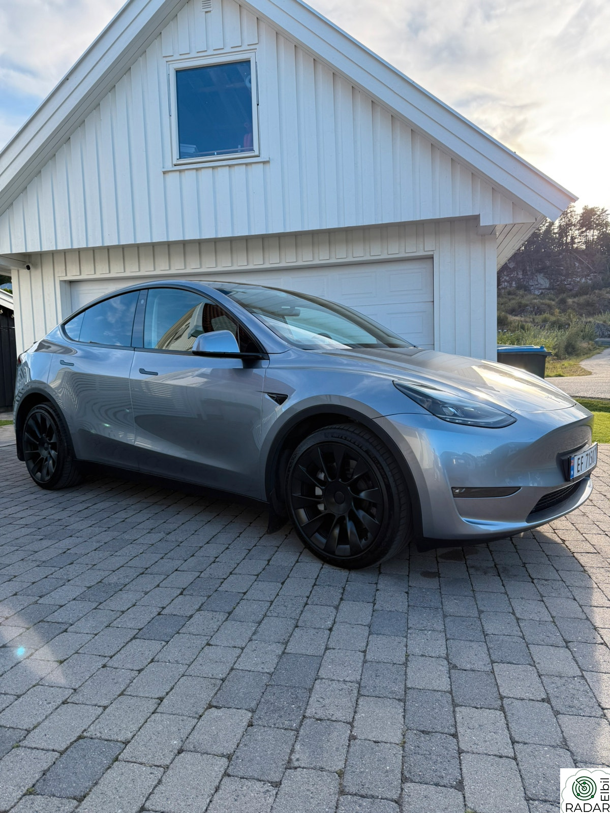 TESLA Model Y LR AWD,  h.feste. QuickSilver og 20» induction felger.