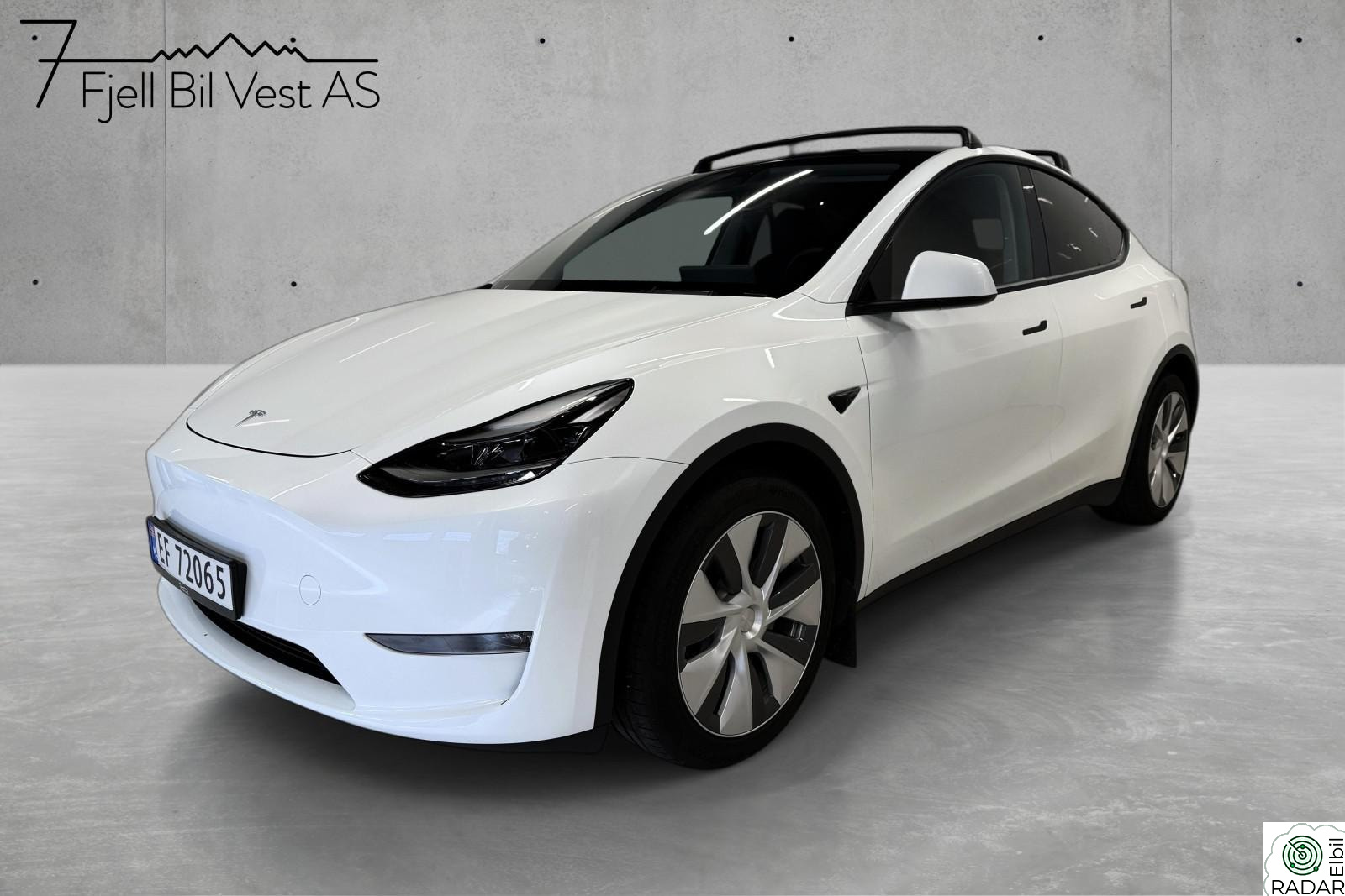 TESLA Model Y Premium AP Skinn Krok Panorama Vinterpakke HiFi 19+19