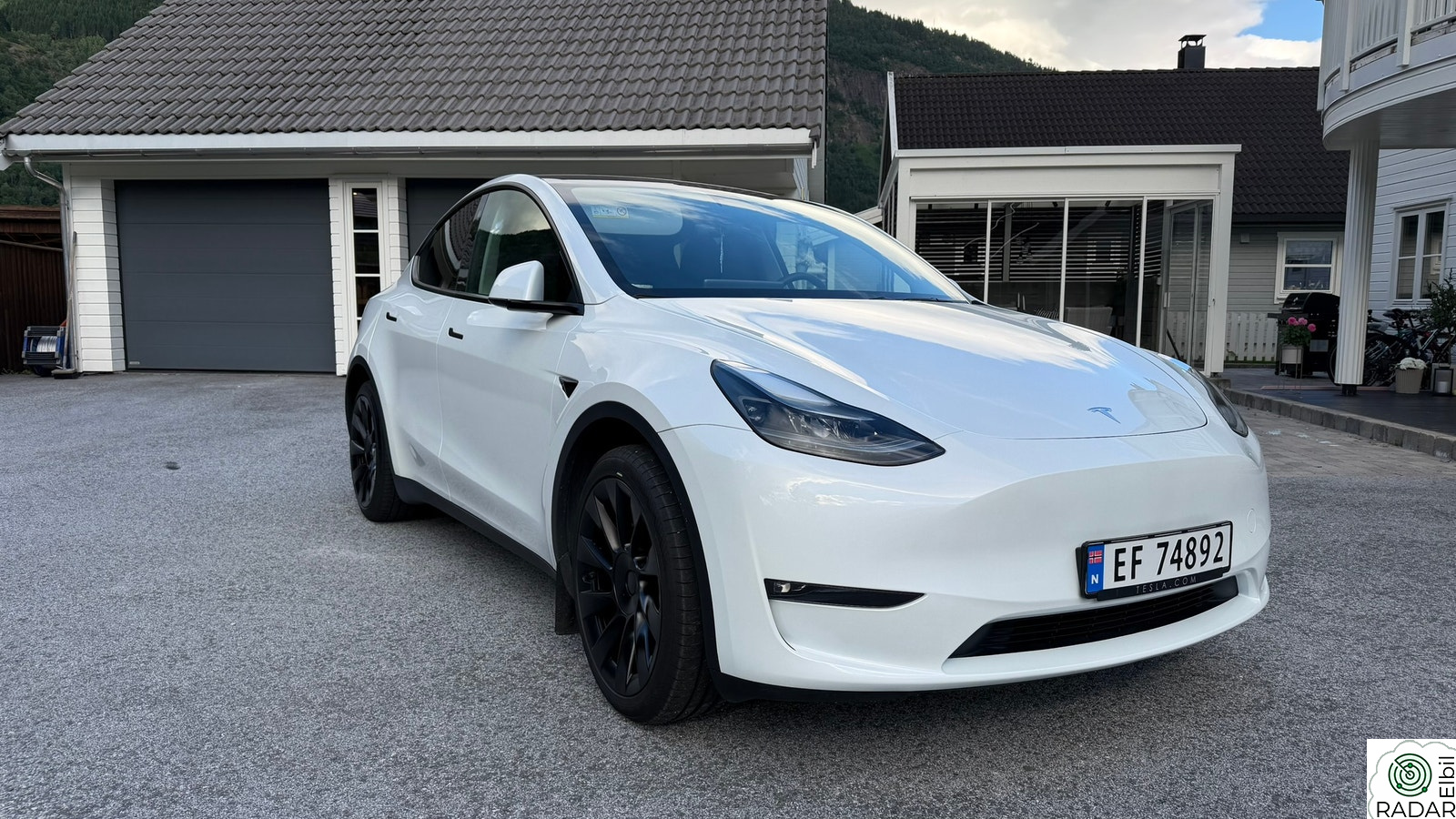 TESLA Model Y Long Range AWD