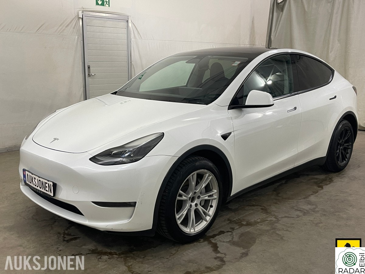 TESLA Model Y LR AWD AUTOPILOT ACC HENGERFESTE VARMEPUMPE PANO