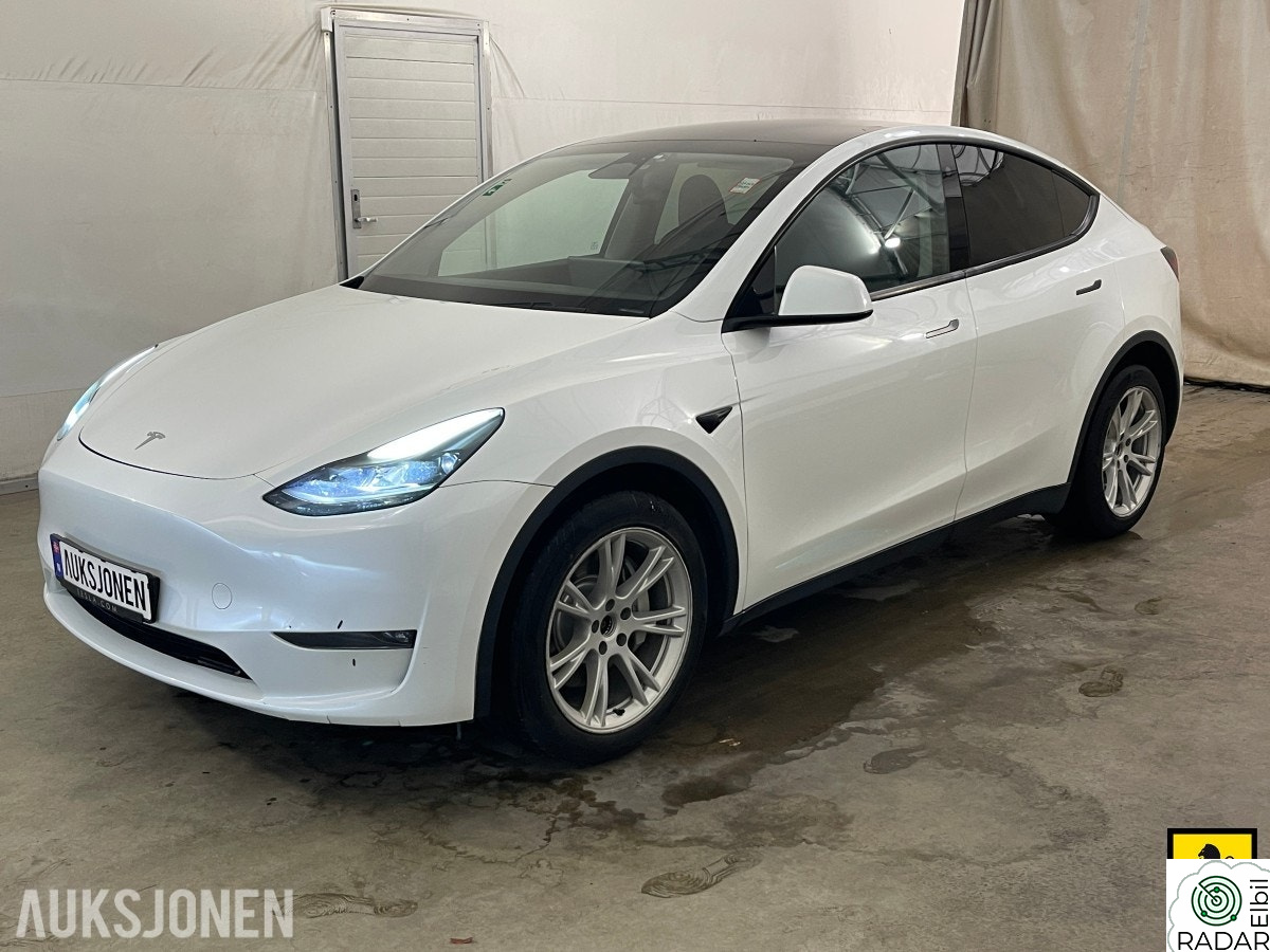 TESLA Model Y LR AWD AUTOPILOT ACC HENGERFESTE VARMEPUMPE PANO