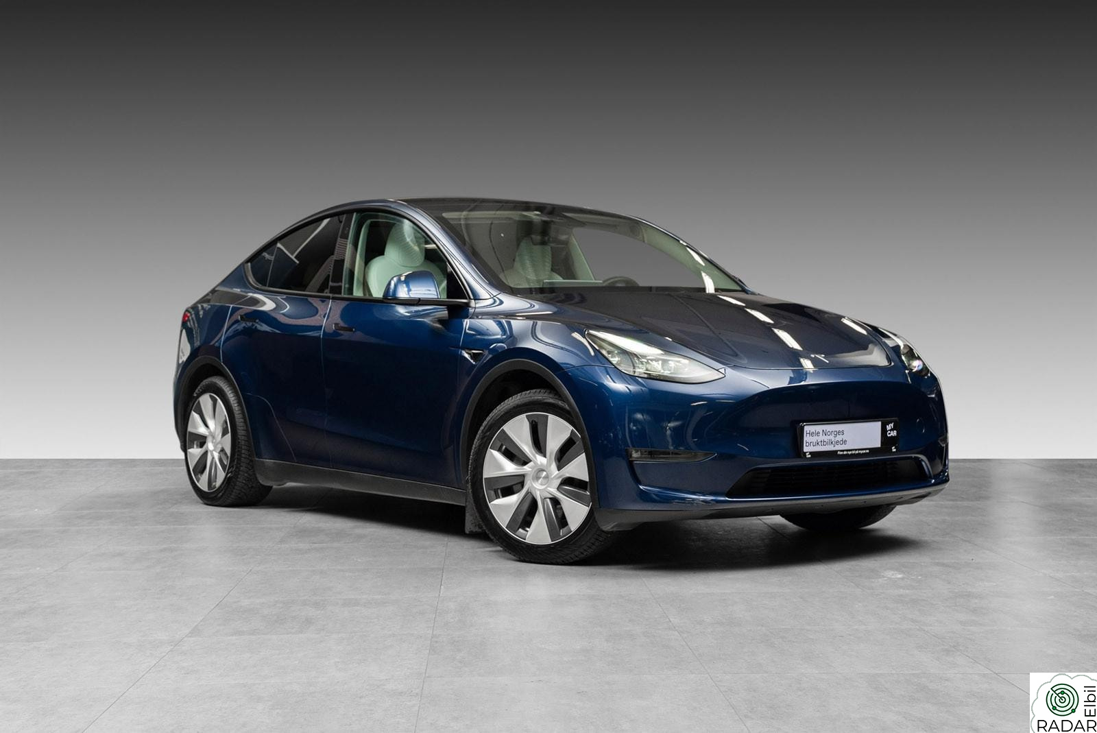 TESLA Model Y LONG RANGE AWD Premium/Krok/AP/ACC/Skinn/Keyless/Kamera