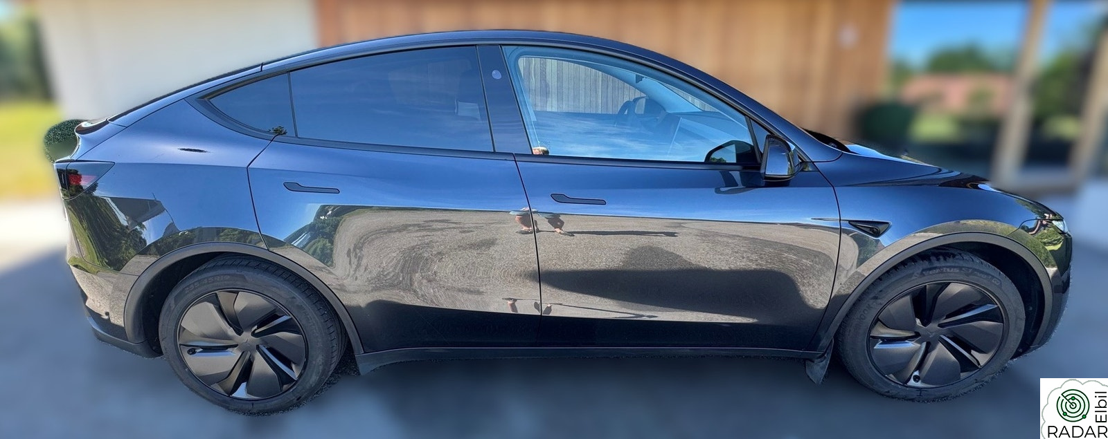TESLA Model Y Long Range AWD Juniper