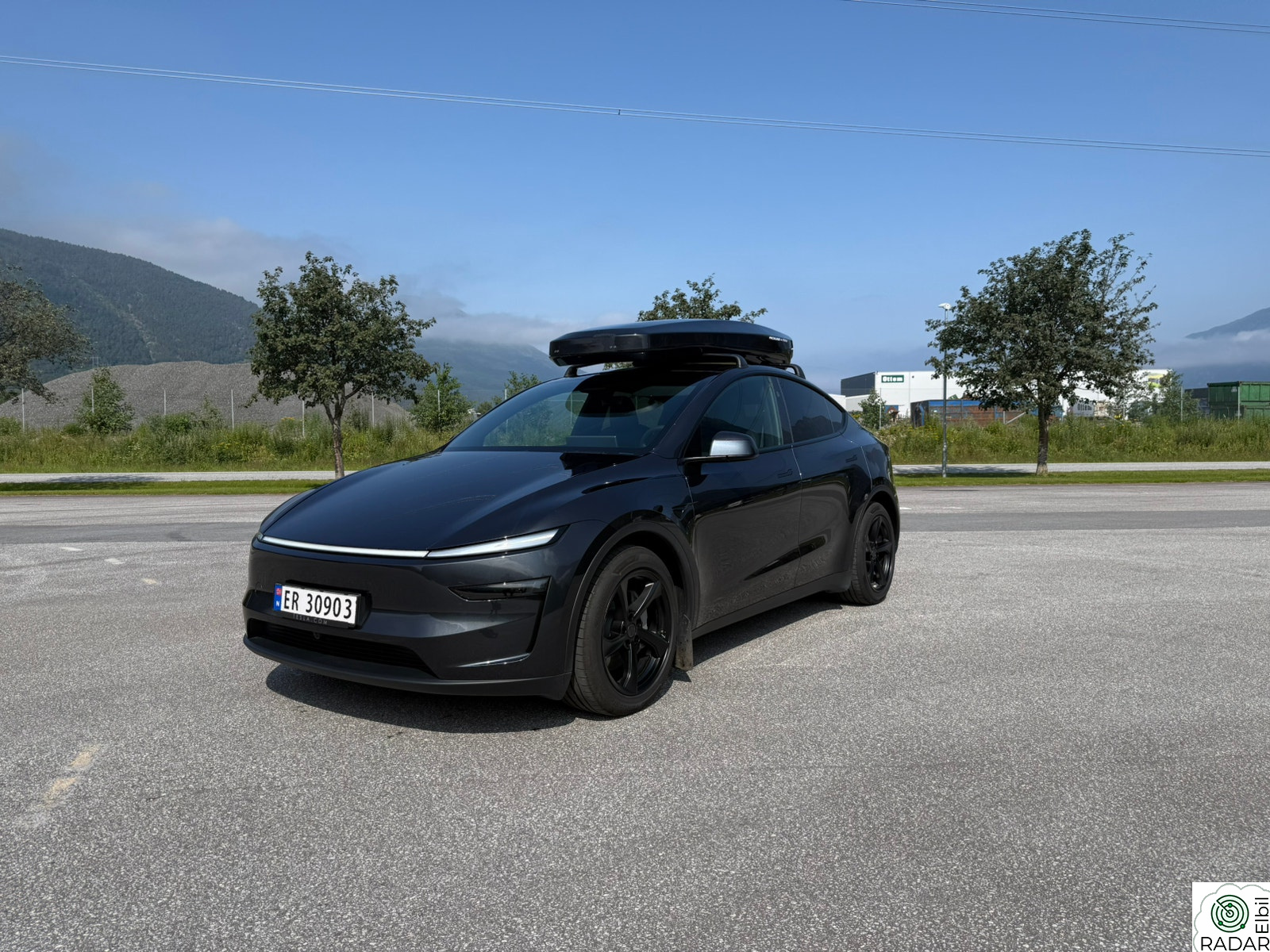 TESLA Model Y Premium Long Range AWD, 7-seter, Kamikaze, Takboks