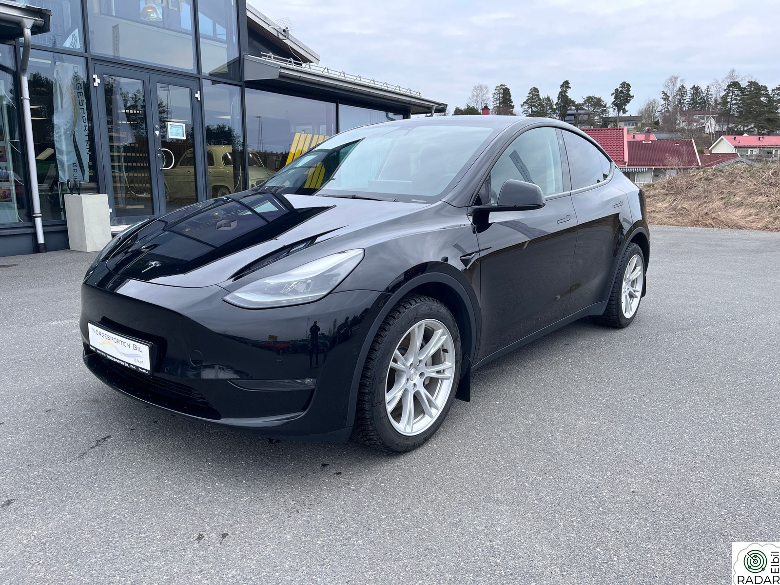 TESLA Model Y Long Range/AWD/Skinn/Premium/EAP/ H.Feste