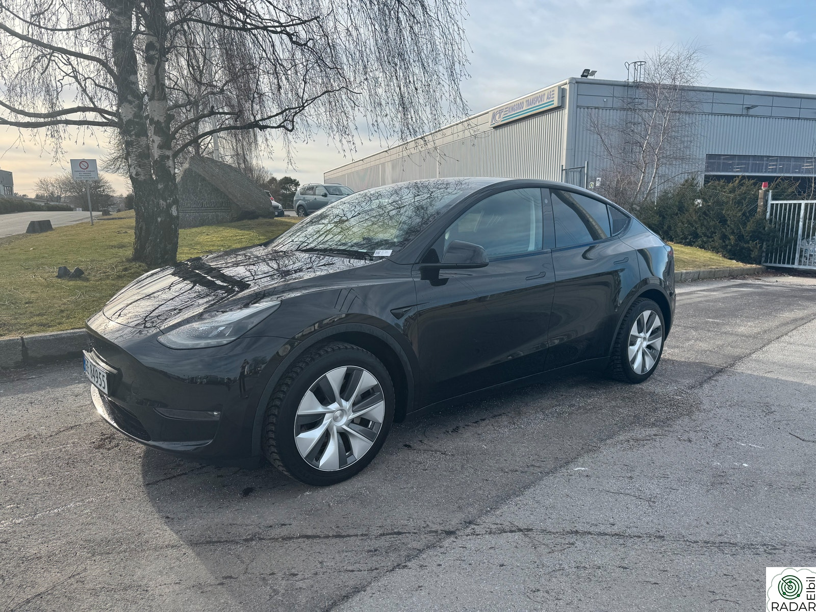 TESLA Model Y Long Range AWD, Premium lyd, hengerfeste