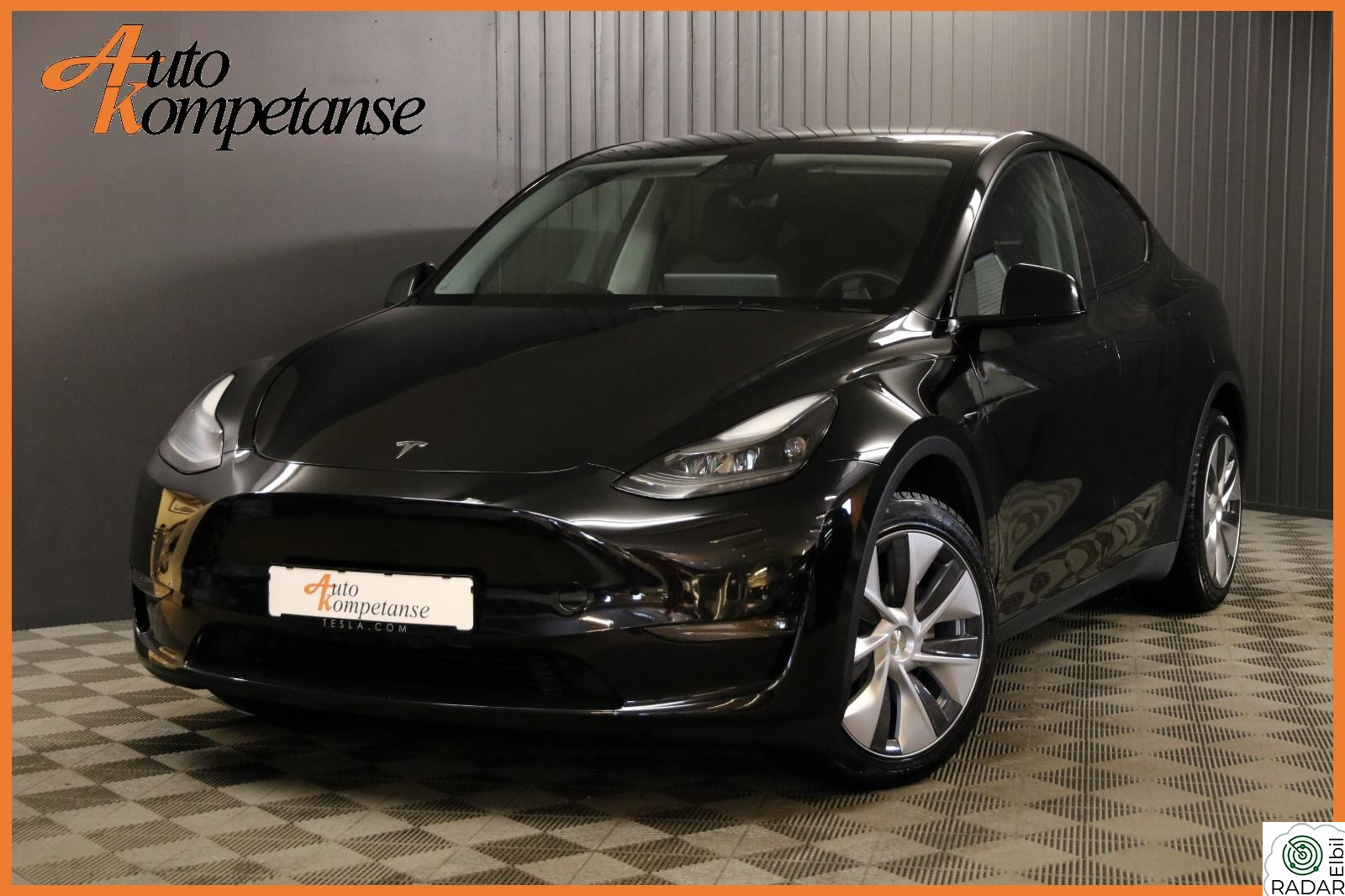 TESLA Model Y Long Range l Premium l Panorama l H.feste l S+V dekk++
