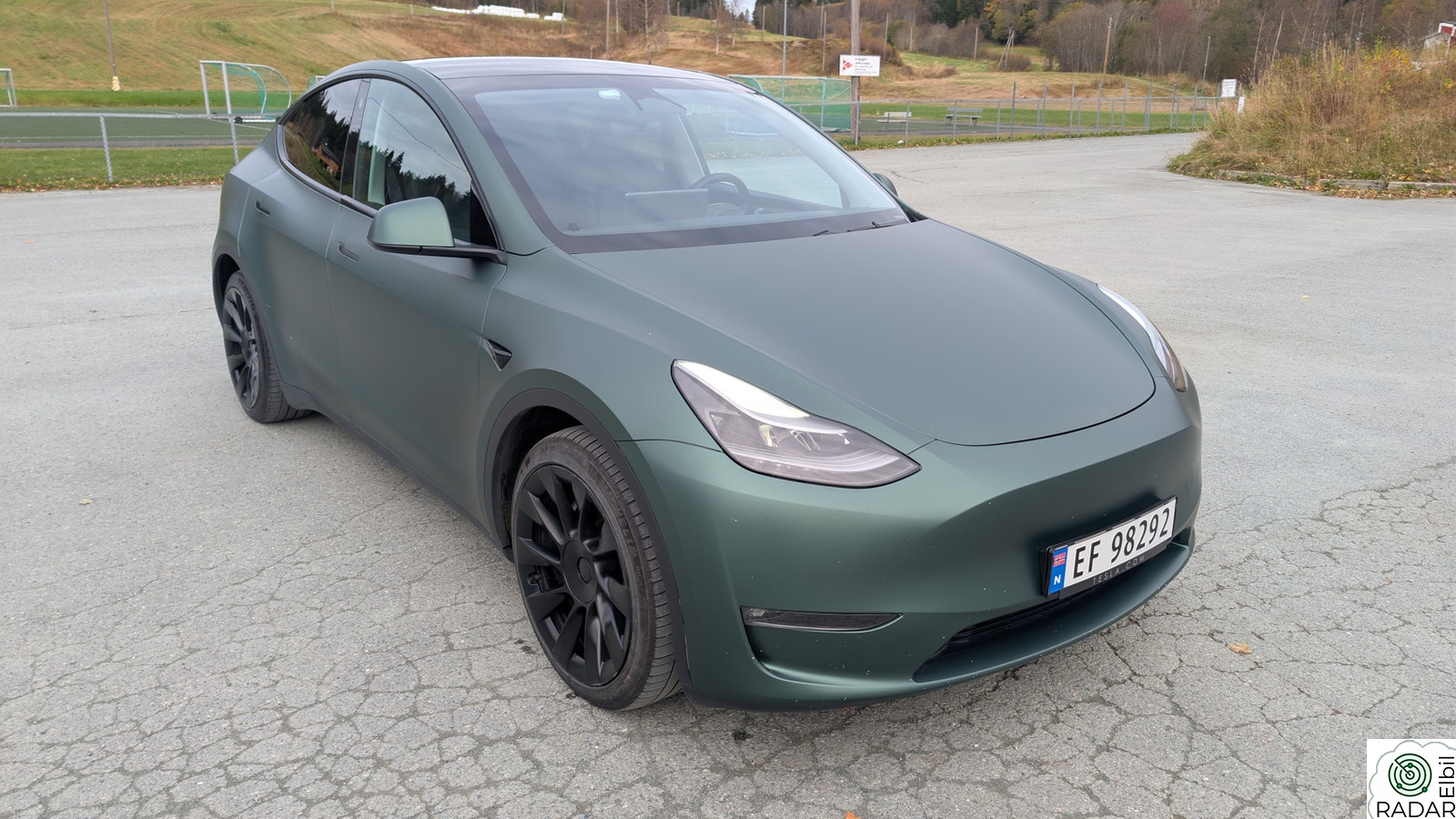 TESLA Model Y Long Range AWD/KAMERA/NAVI/533WLTP/SKINN/KROK