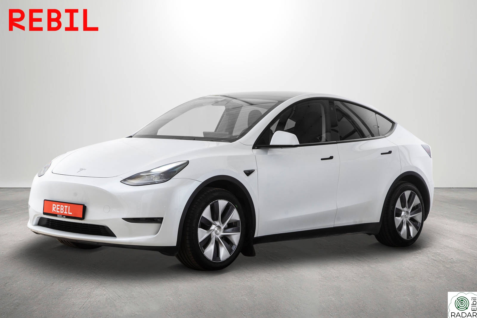 TESLA Model Y 533km(WLTP)/LR/AWD/Ryzen/Navi/Rkam/Pano/AP/V.pumpe/Krok