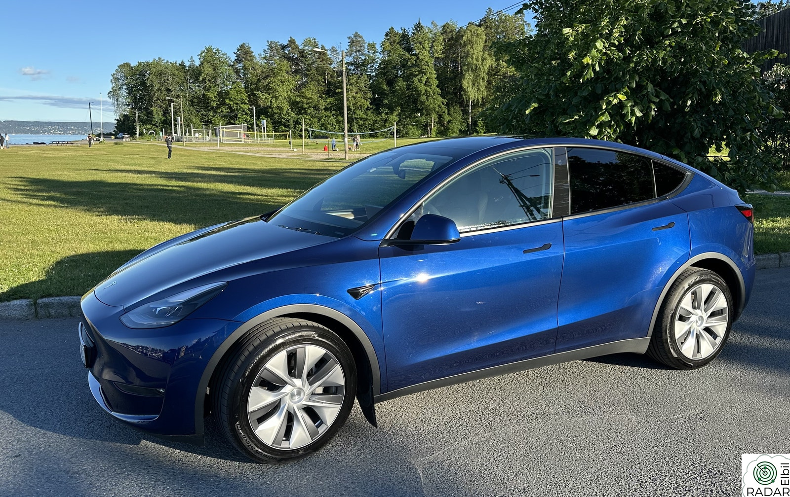 TESLA Model Y Long Range AWD - (Berlin modell)