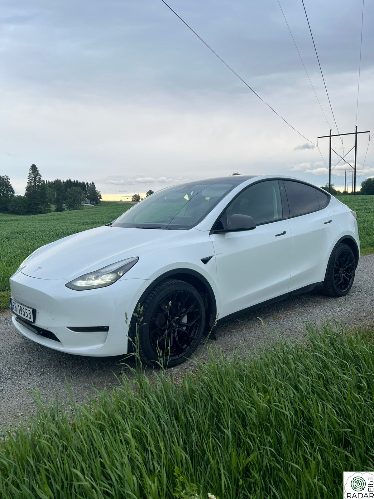 TESLA Model Y Long Range AWD / Mye utstyr / 8 nye dekk / Nybilgaranti