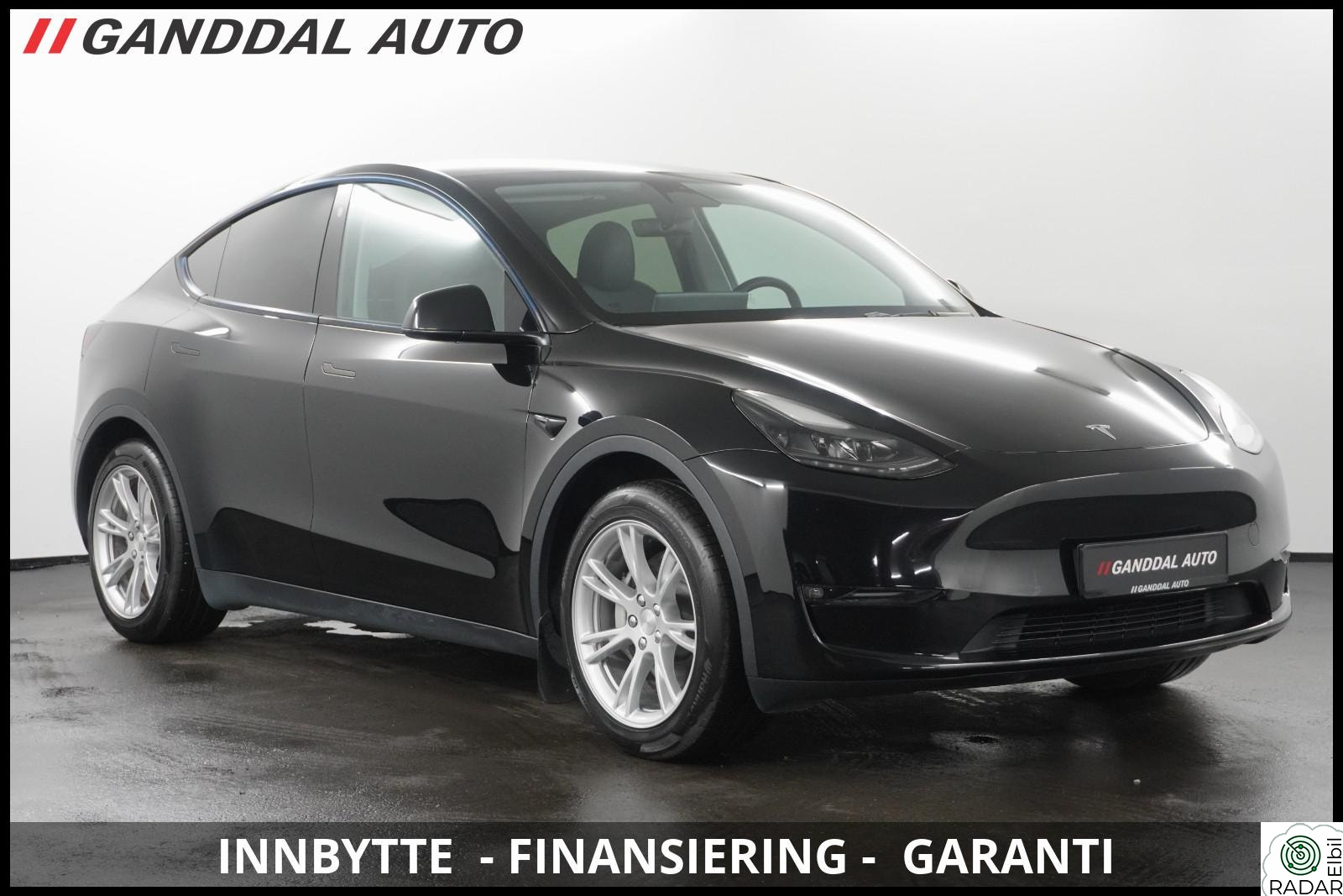 TESLA Model Y LONGE RANGE AWD / KROK / KAMERA / SKINN / ACC / PANO ++