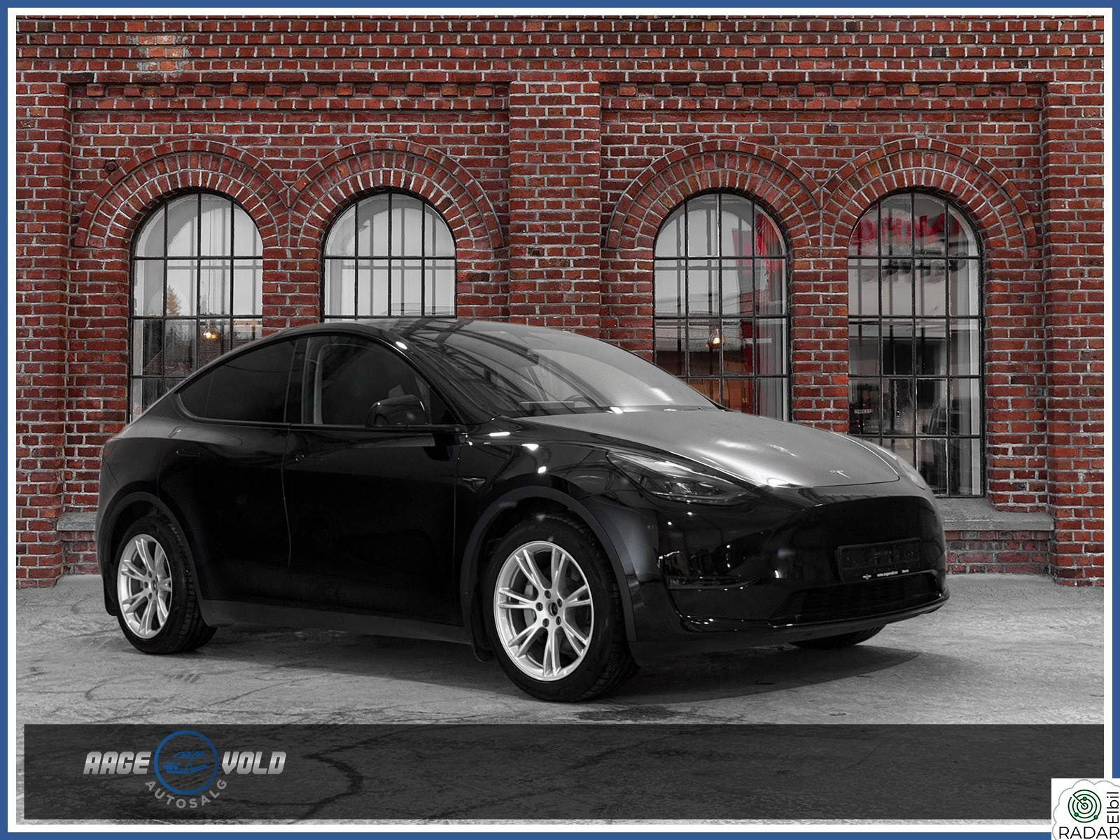 TESLA Model Y LongRange - AWD - Autopilot - Hengerfeste - 533 km -