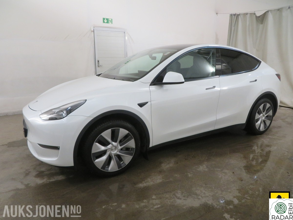 TESLA Model Y LR AWD AUTOPILOT HENGERFESTE PANO PREMIUM LYD VARMEPUMP