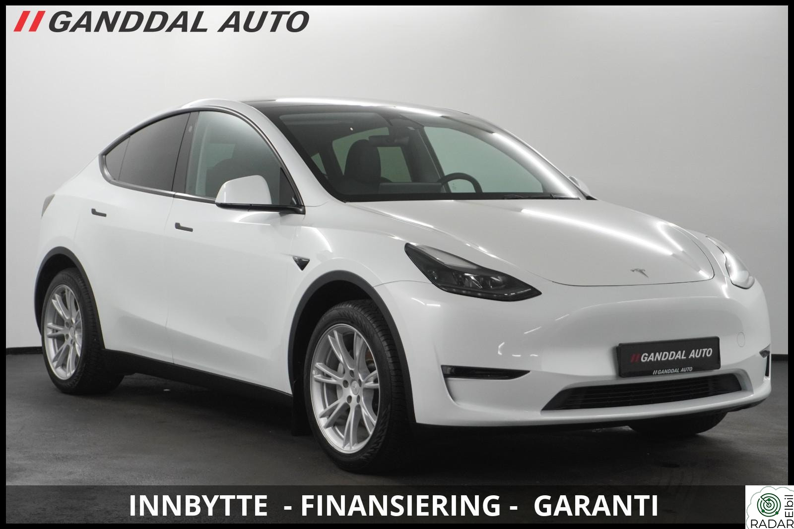 TESLA Model Y LONGE RANGE AWD / KROK / KAMERA / SKINN / ACC / PANO ++