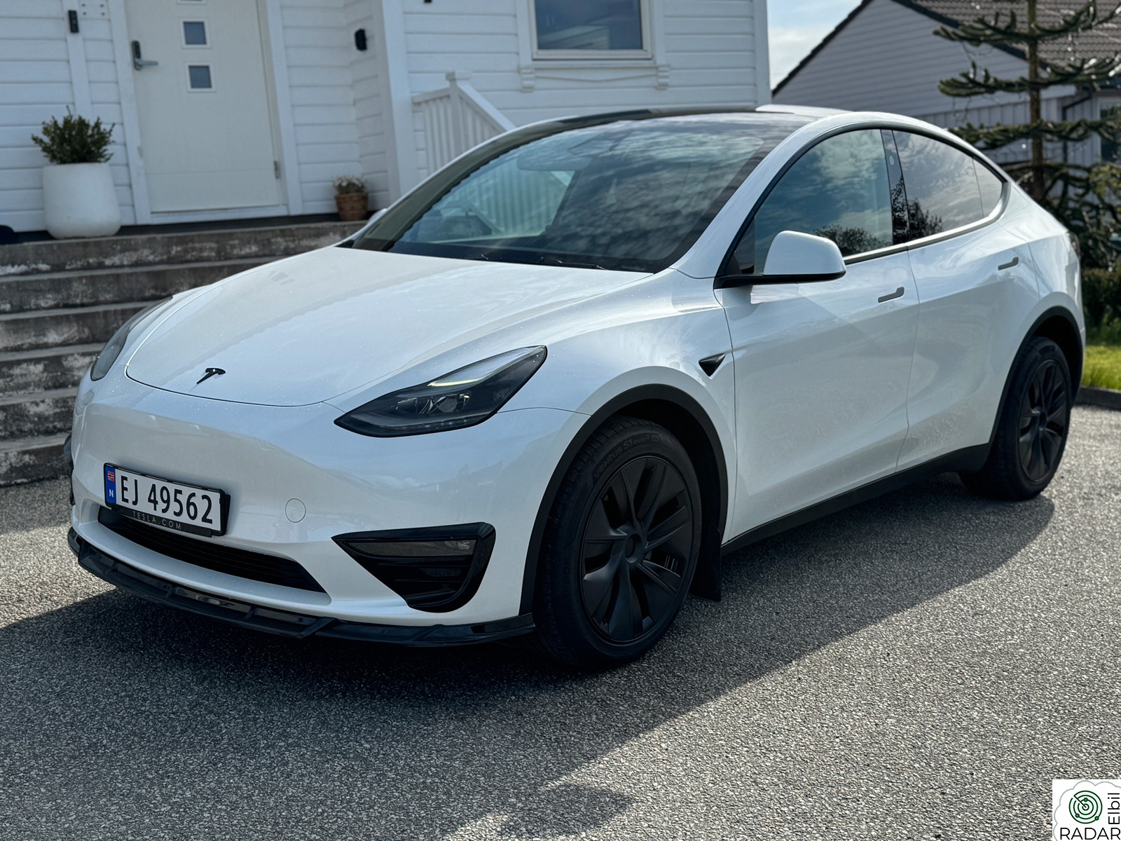TESLA Model Y Long Range / AWD / 533 WLTP
