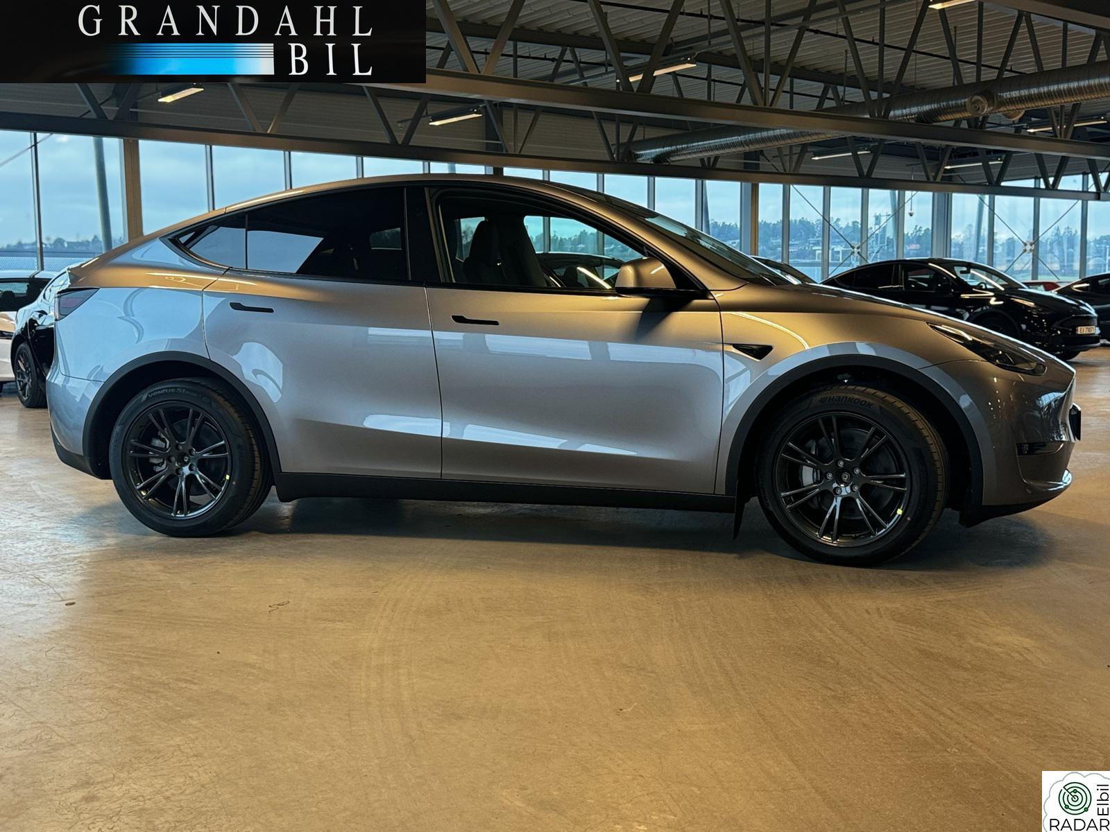 TESLA Model Y SJEKK FARGE - LR - 4WD - Norsk bil - org. S OG V hjul