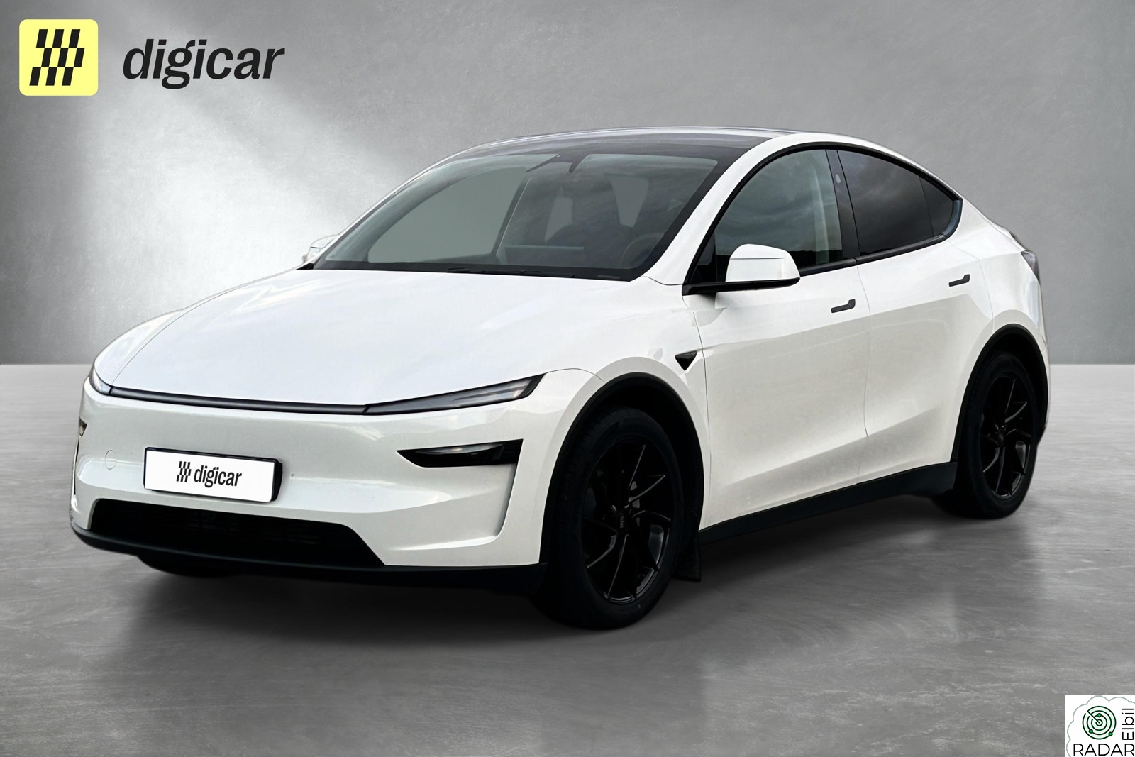 TESLA Model Y Long Range AWD / Autopilot / Hengerfeste / ++