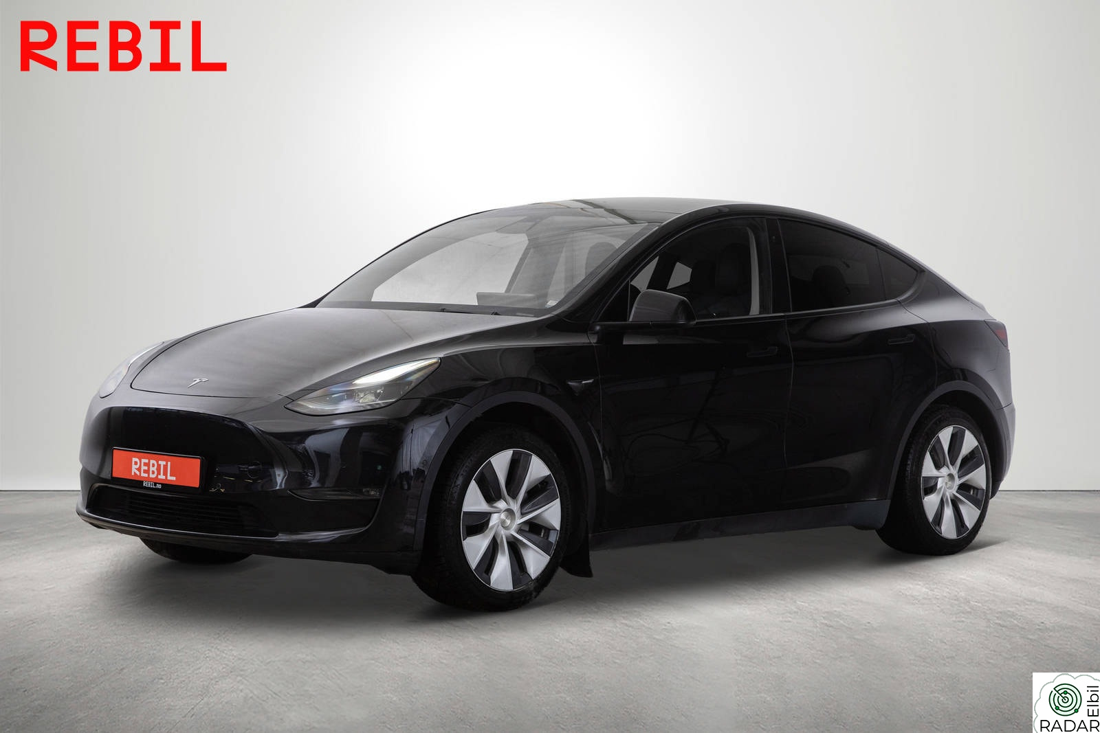 TESLA Model Y 533km(WLTP)/LR/AWD/Ryzen/Navi/R.kam/Pano/AP/V.pumpe