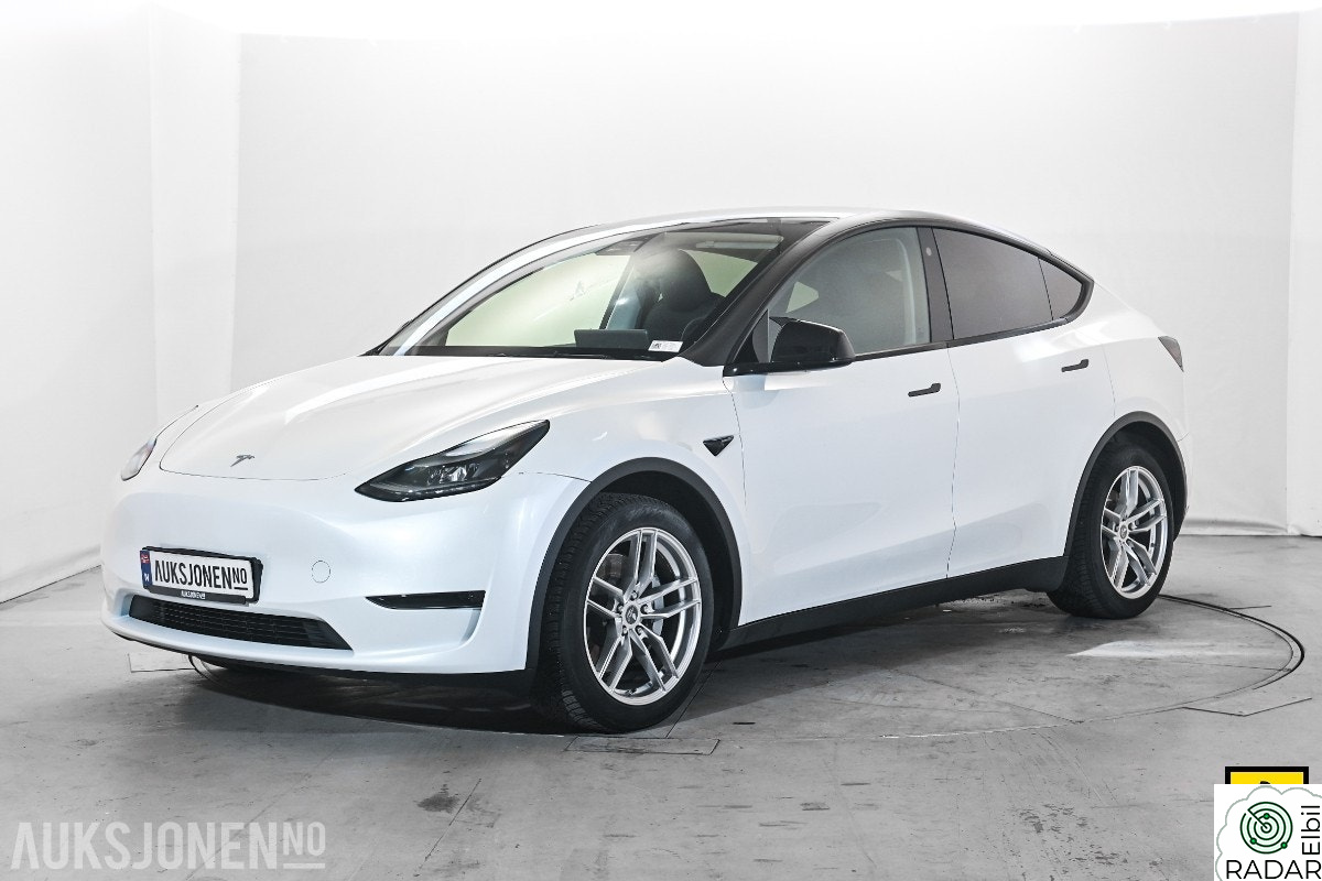 TESLA Model Y LR AWD HENGERFESTE PANORAMA AUTOPILOT VARMEPUMPE PREMIU