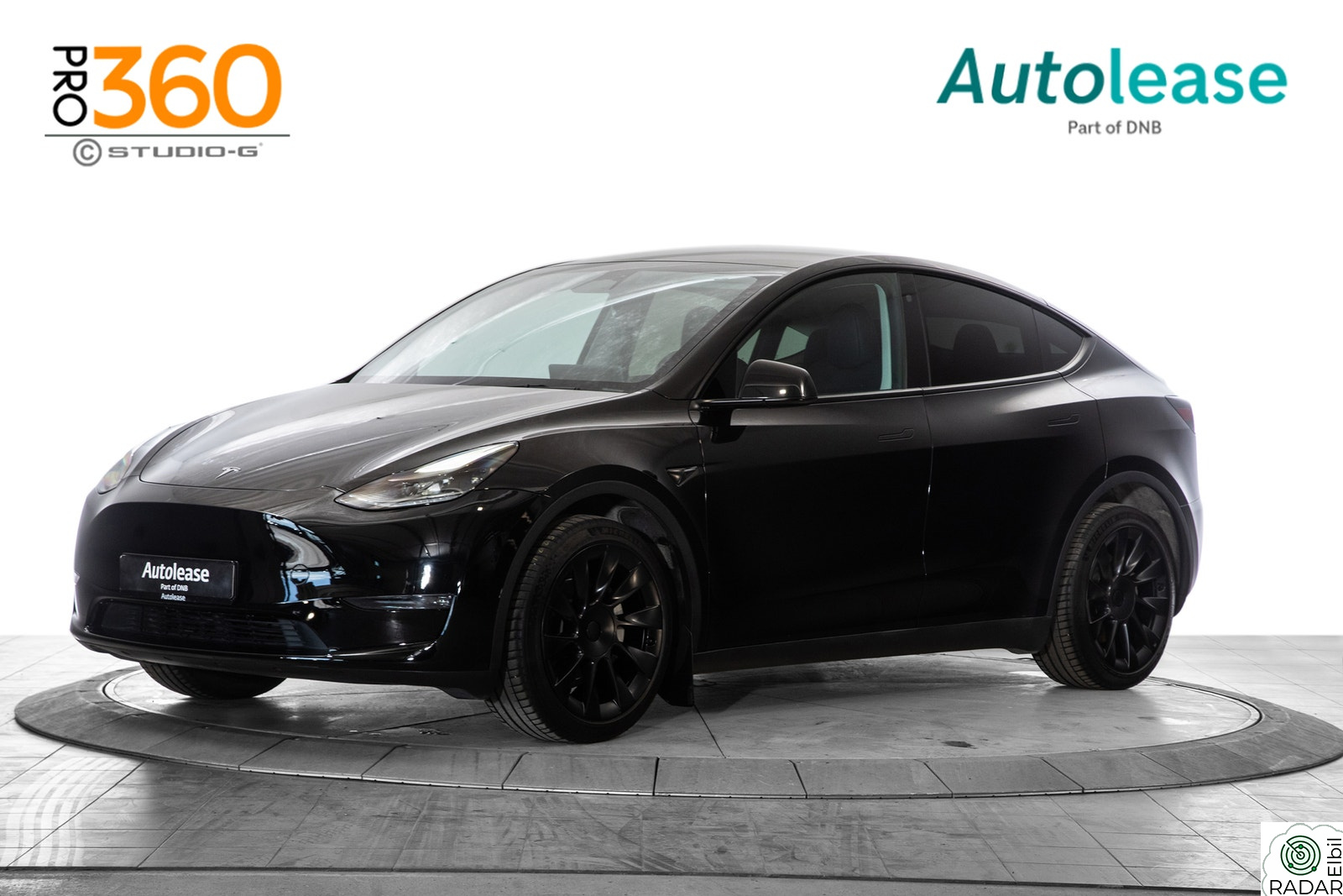 TESLA Model Y Long Range AWD, Hengerfeste ++,