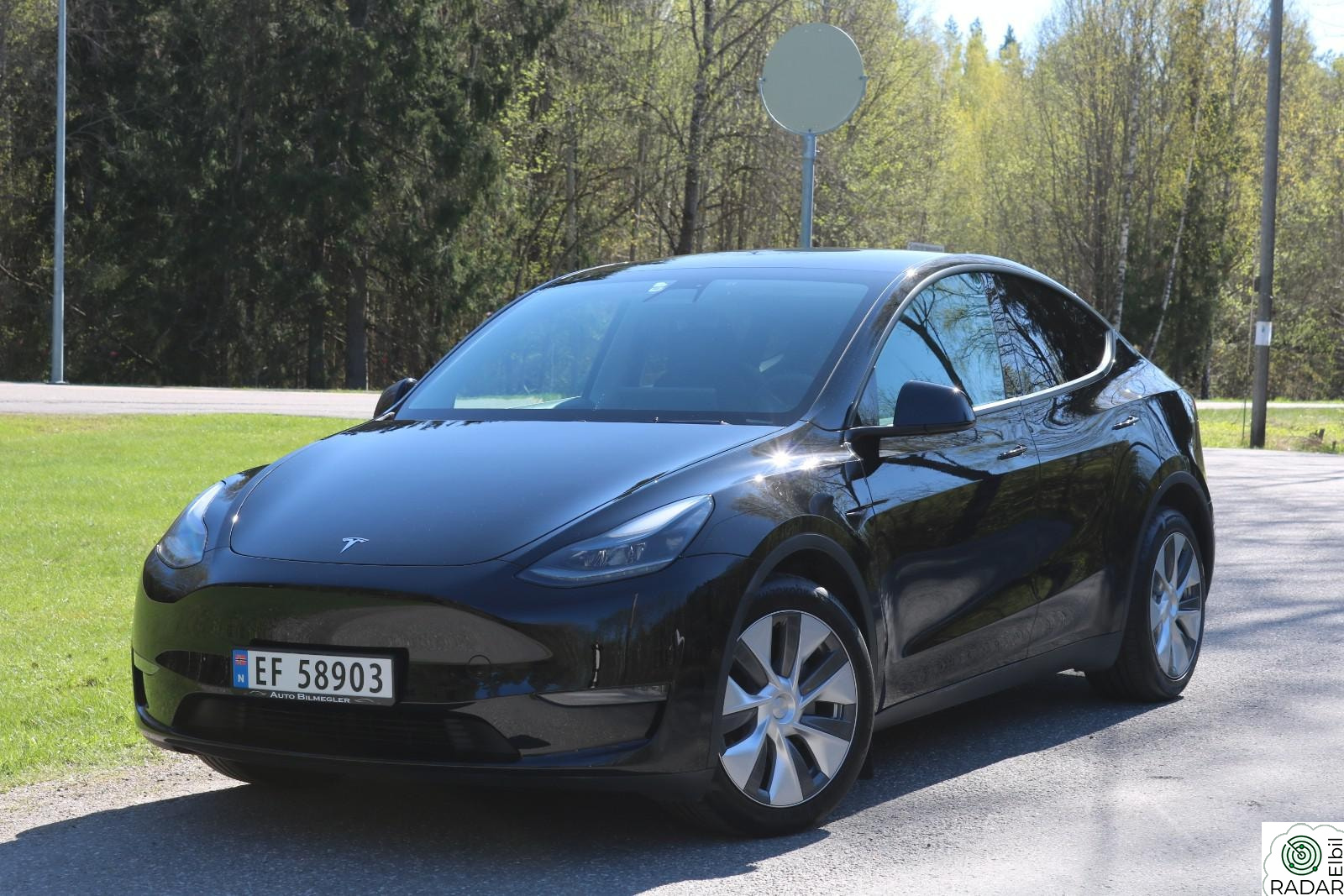 TESLA Model Y LONG RANGE AWD AUTOPILOT PREMIUM HENGEFESTE S+V++