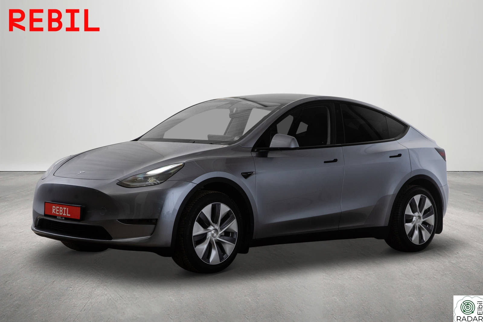 TESLA Model Y 533km(WLTP)/LR/AWD/Ryzen/Navi/R.kam/Pano/AP/V.pumpe