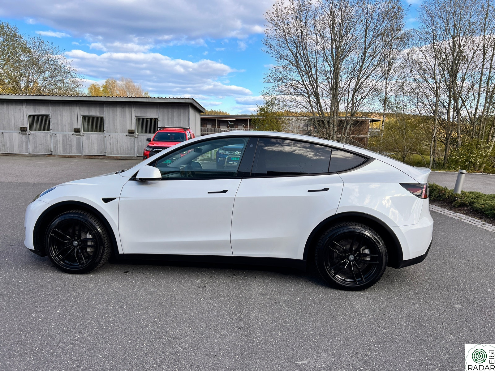 TESLA Model Y Long Range AWD med Autpilot