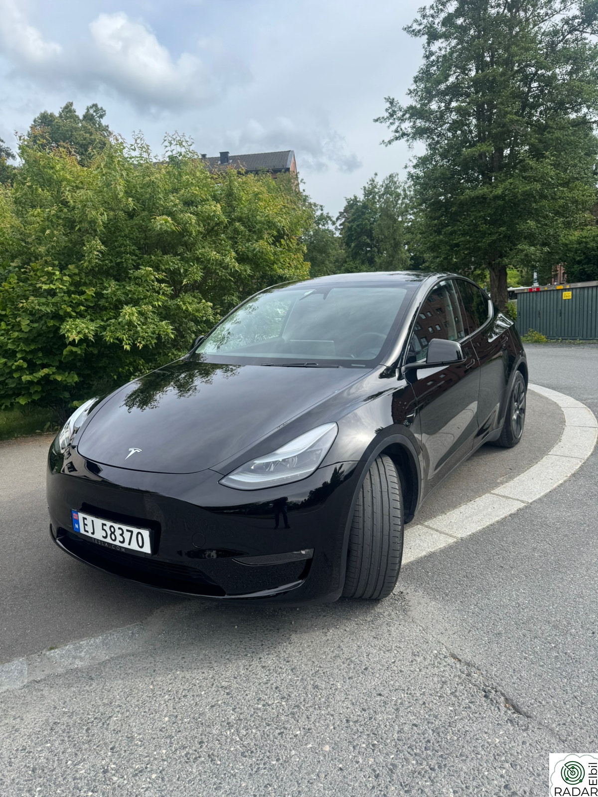 TESLA Model Y Long Range AWD