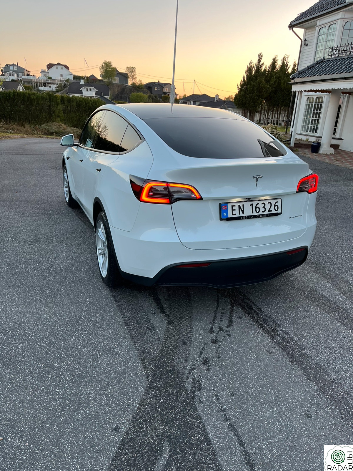 TESLA Model Y Long Range AWD